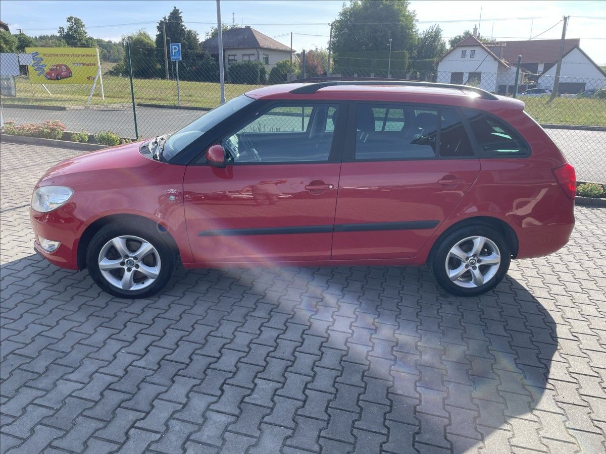Škoda Fabia, 1,2 TSI 77 kW FAMILY DIGIKLIMA - fotka 5