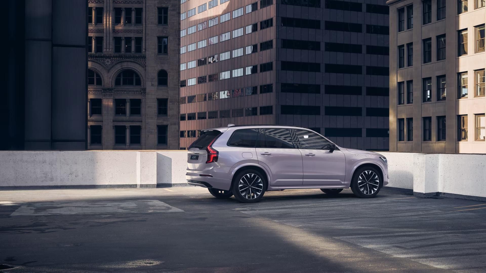 Volvo XC90, T8 AWD Plug-in DARK ULTRA 7 - fotka 2