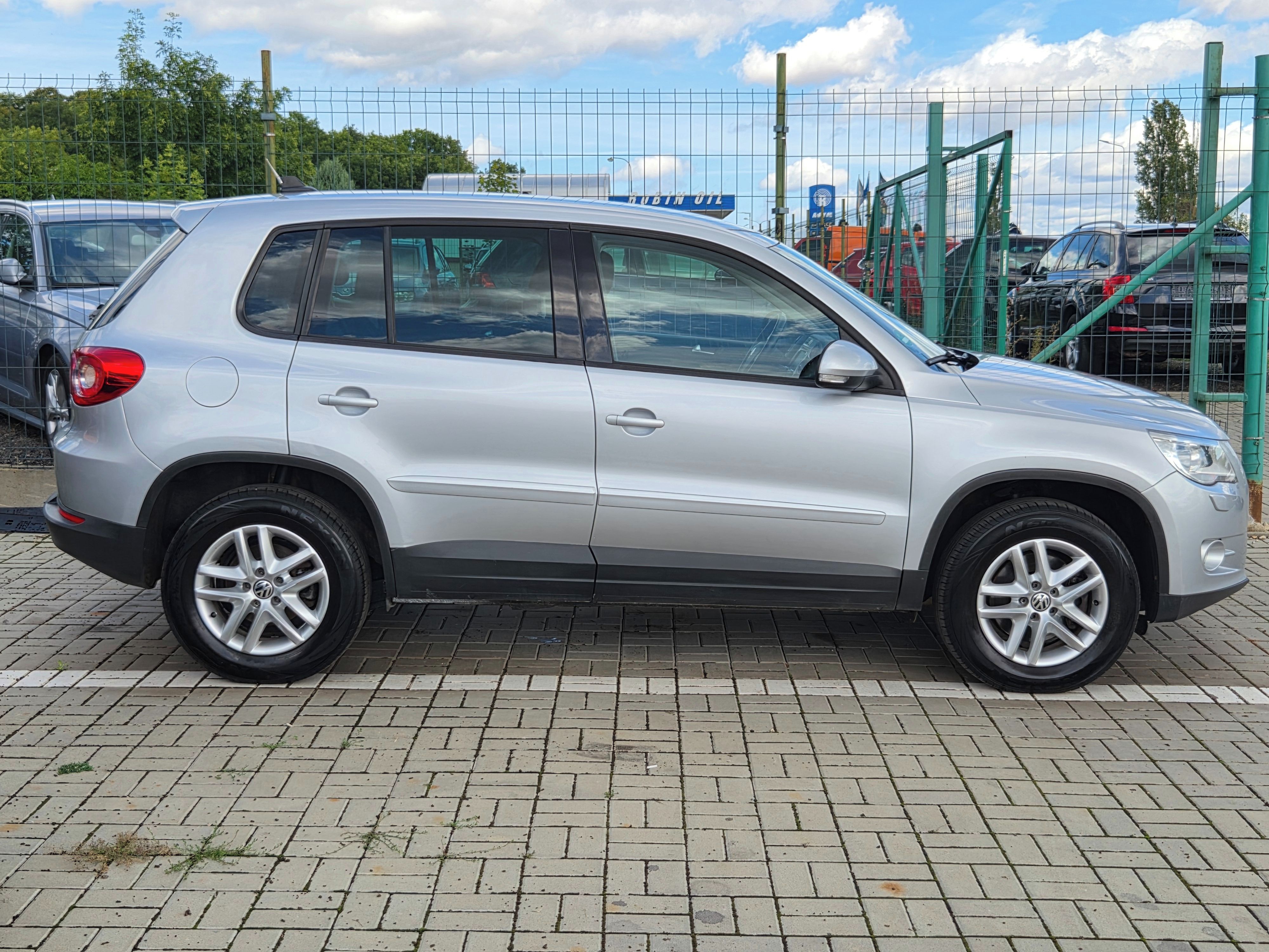 Volkswagen Tiguan, 2.0 TDI 4x4  XENONY - fotka 2