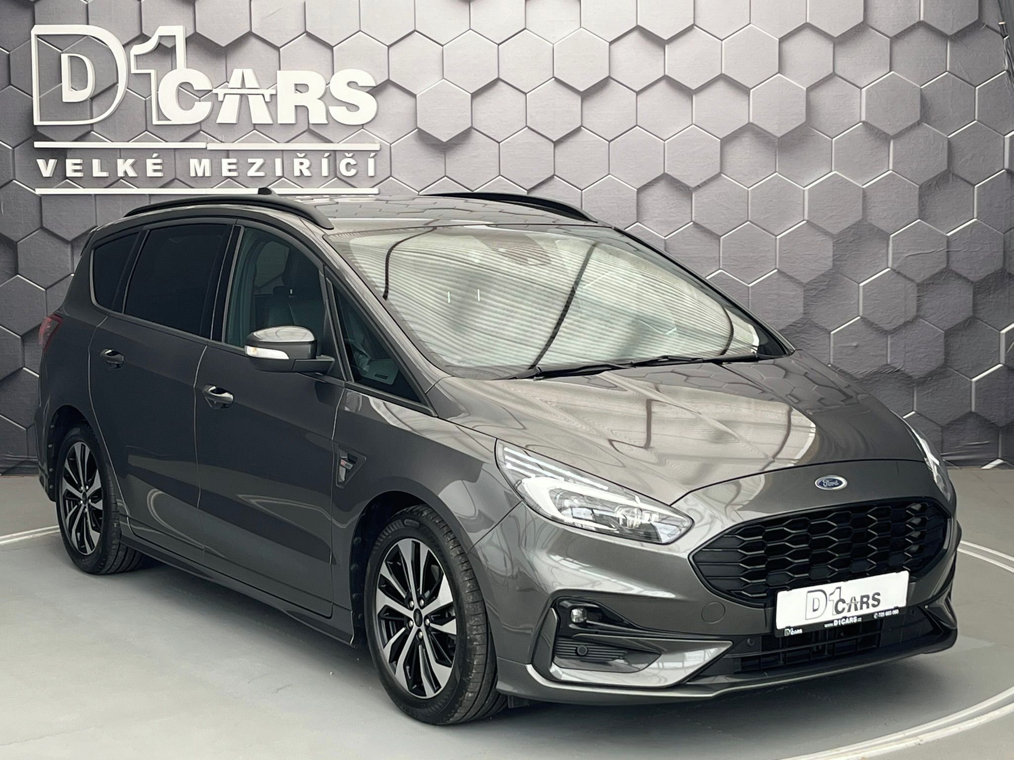 Ford S-MAX, 2.5 Duratec HEV ST-LINE - fotka 5