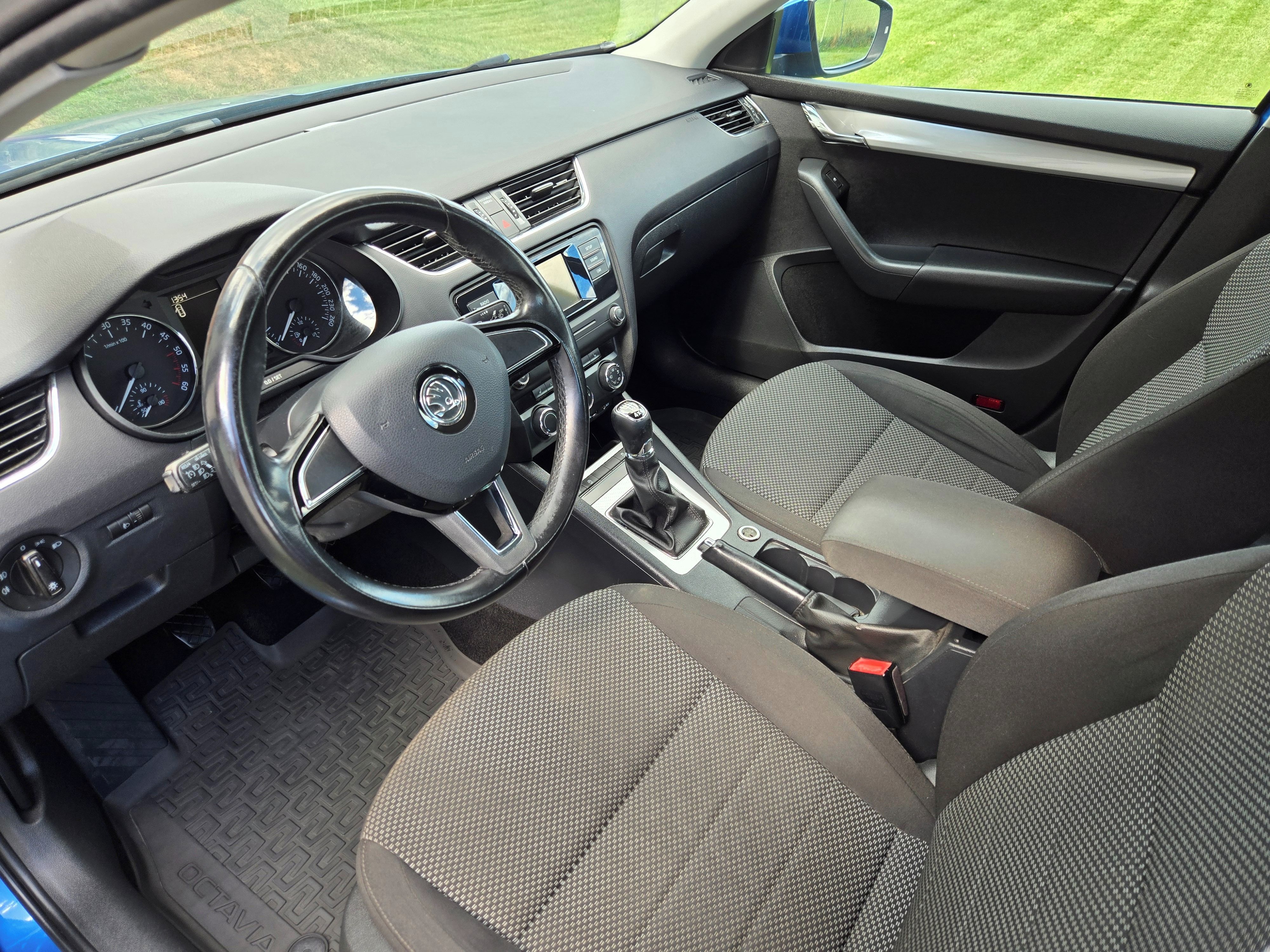 Škoda Octavia, 1.6 TDI 4x4 81kw, DPH, CZ - fotka 5