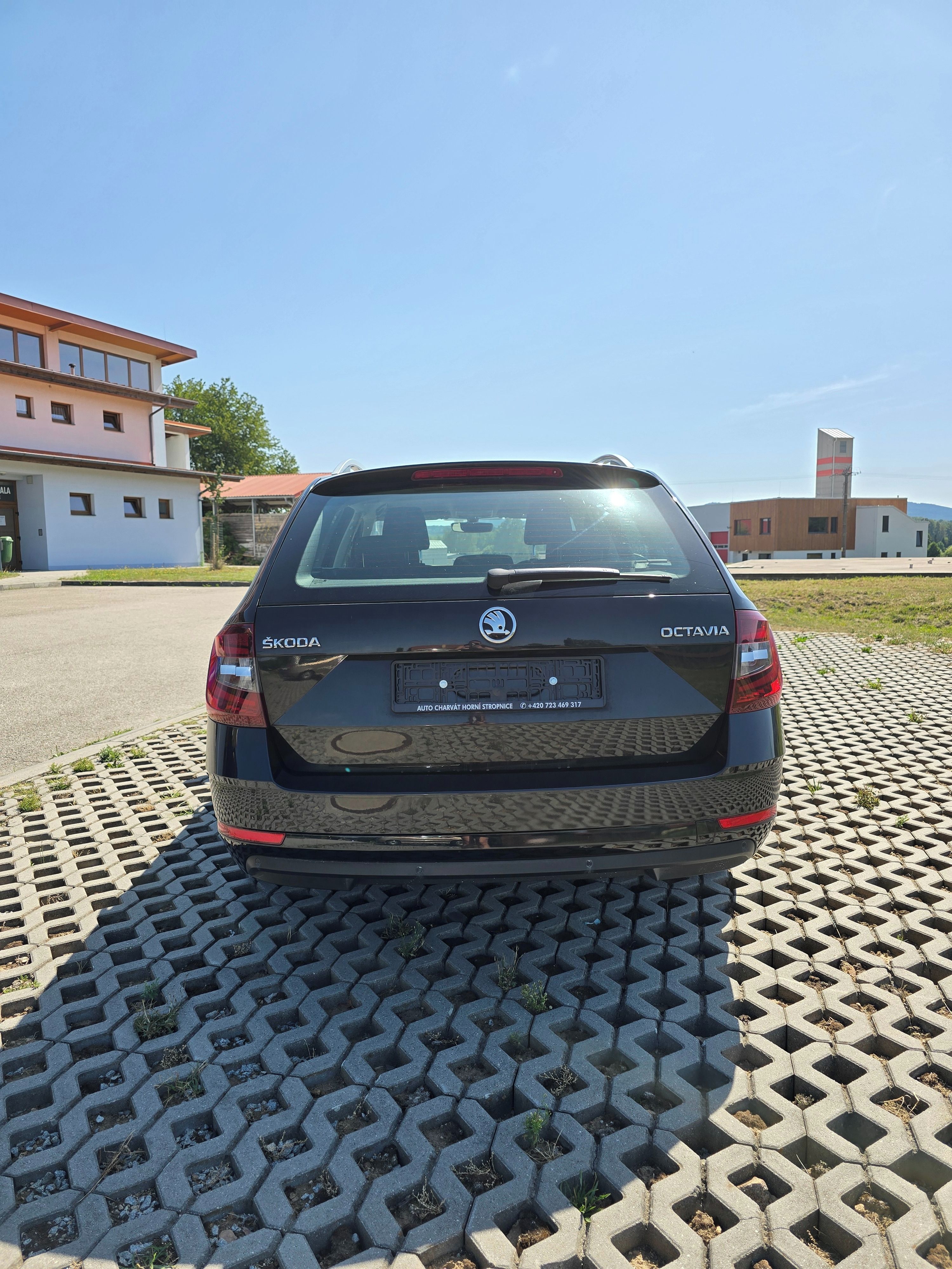 Škoda Octavia, 1.6 TDI Combi Style - fotka 6