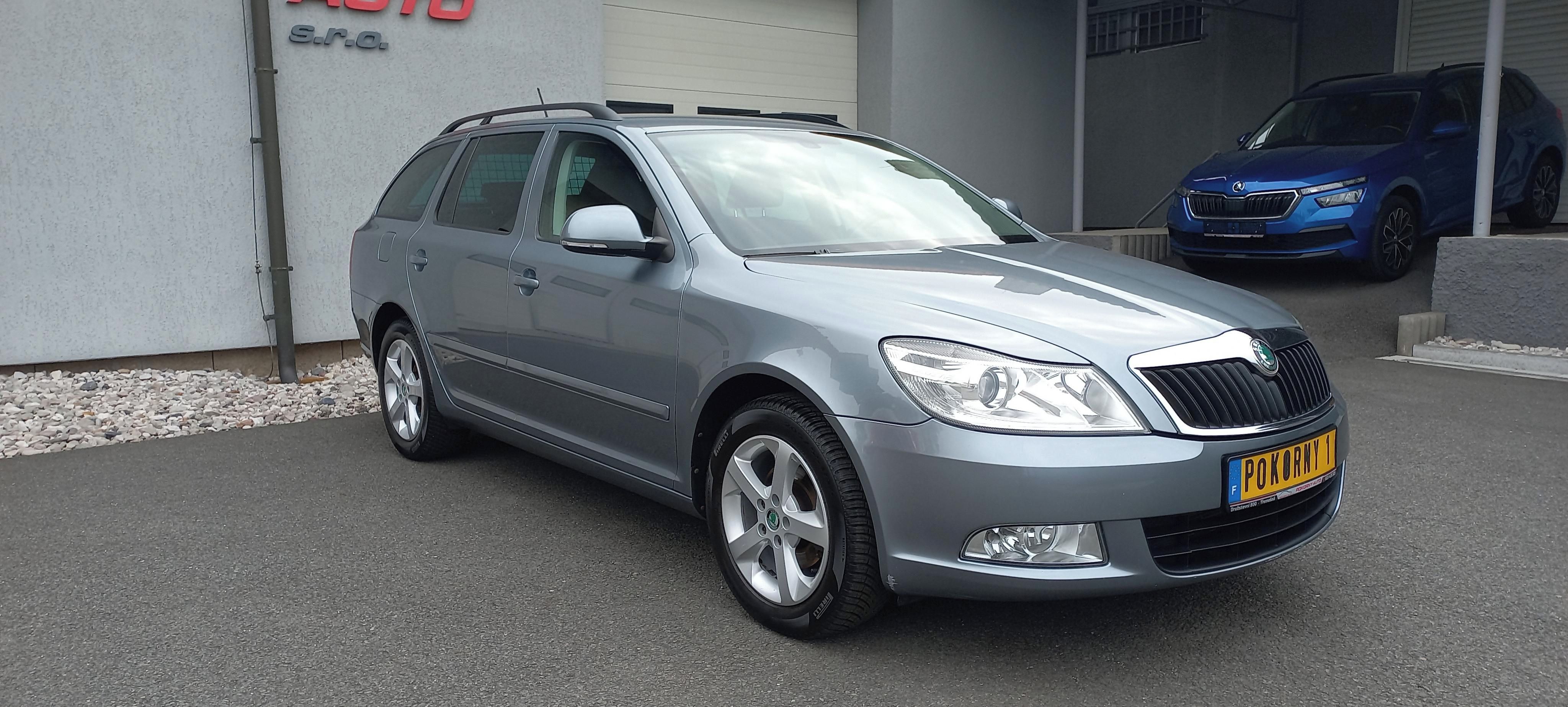 Škoda Octavia, 1.2 TSI ,AMBIENTE - fotka 2