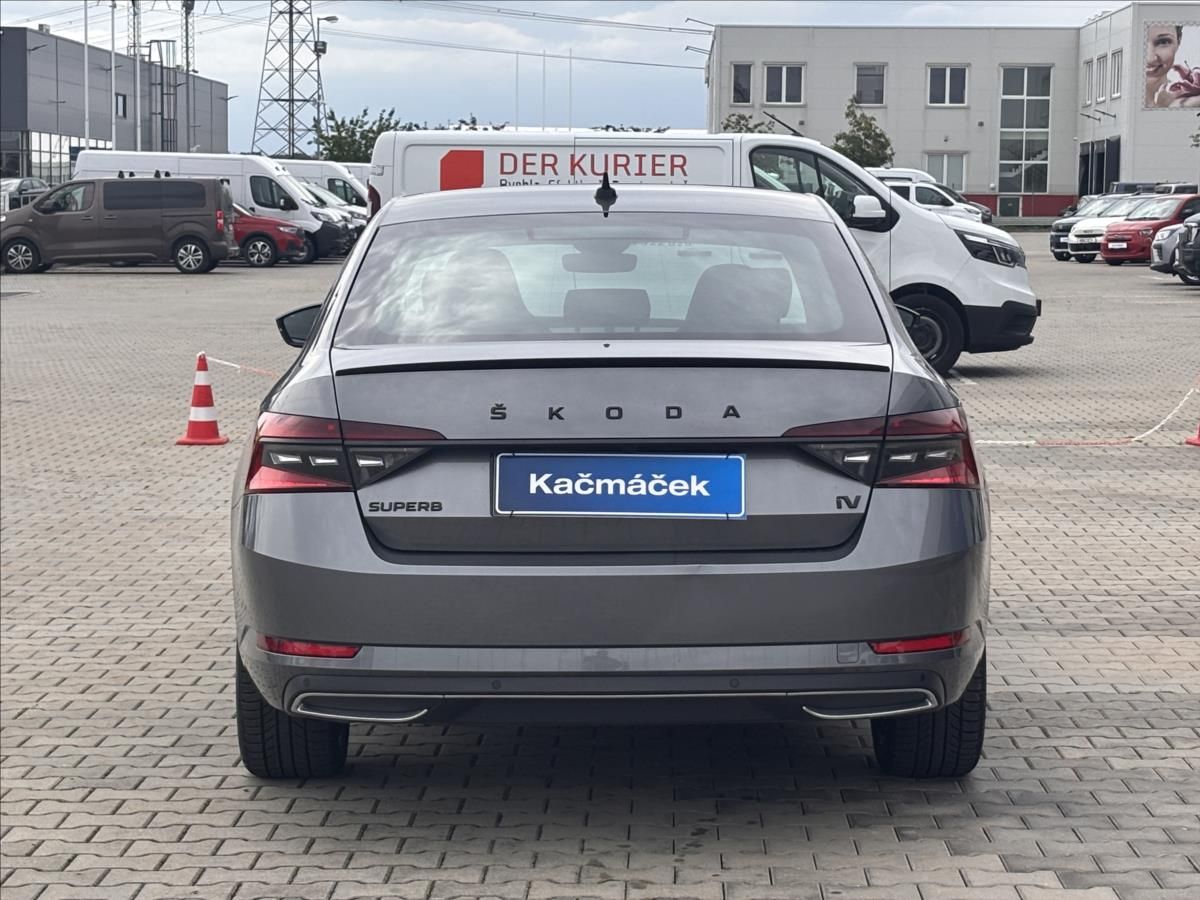 Škoda Superb, 1,4 160kW iV Sportline DSG - fotka 4