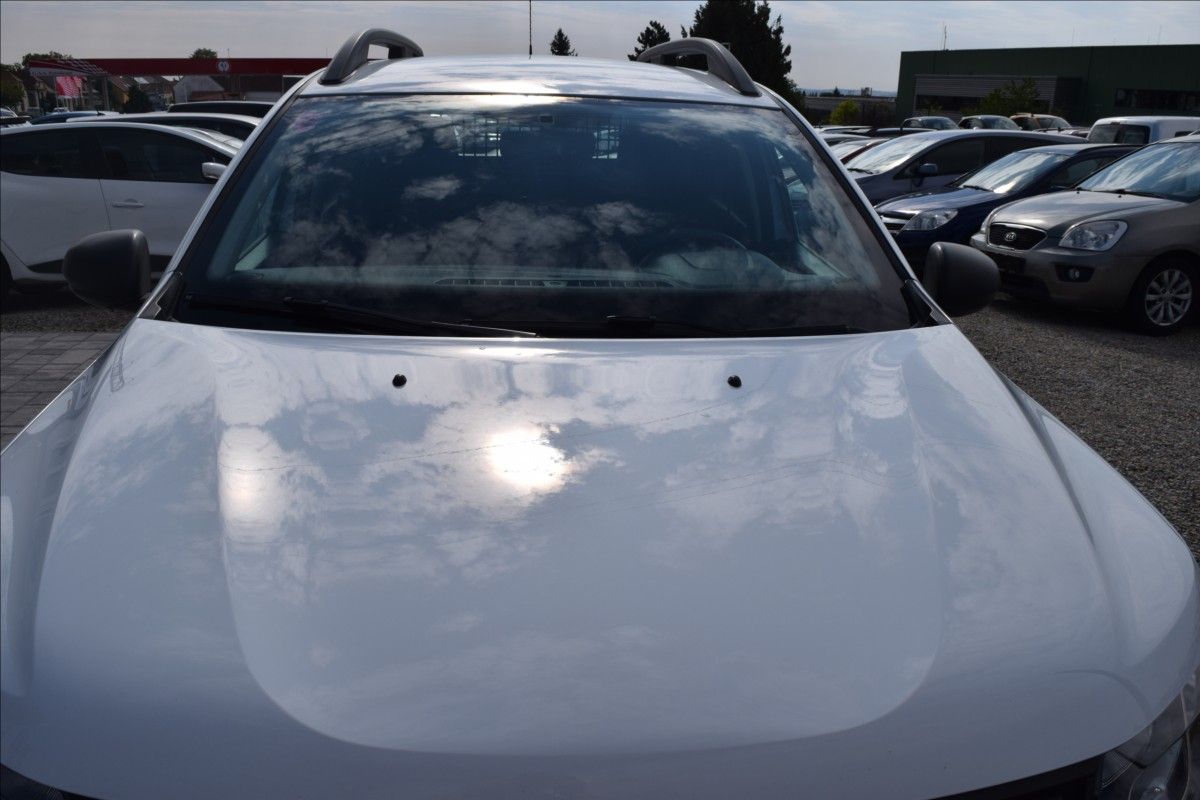 Dacia Duster, 1,6 i 84KW 4X4 TAŽNÉ NOVÁ STK - fotka 3