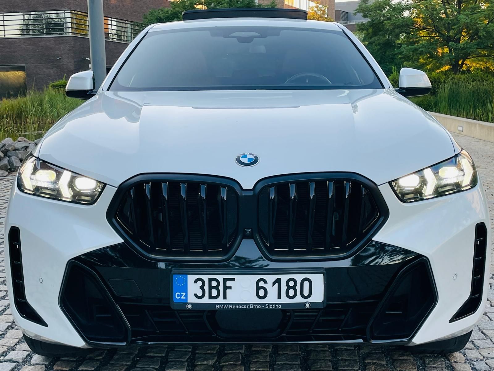 BMW X6, 40D MSPORT 4x4 SERVISKA TAŽNÉ - fotka 6