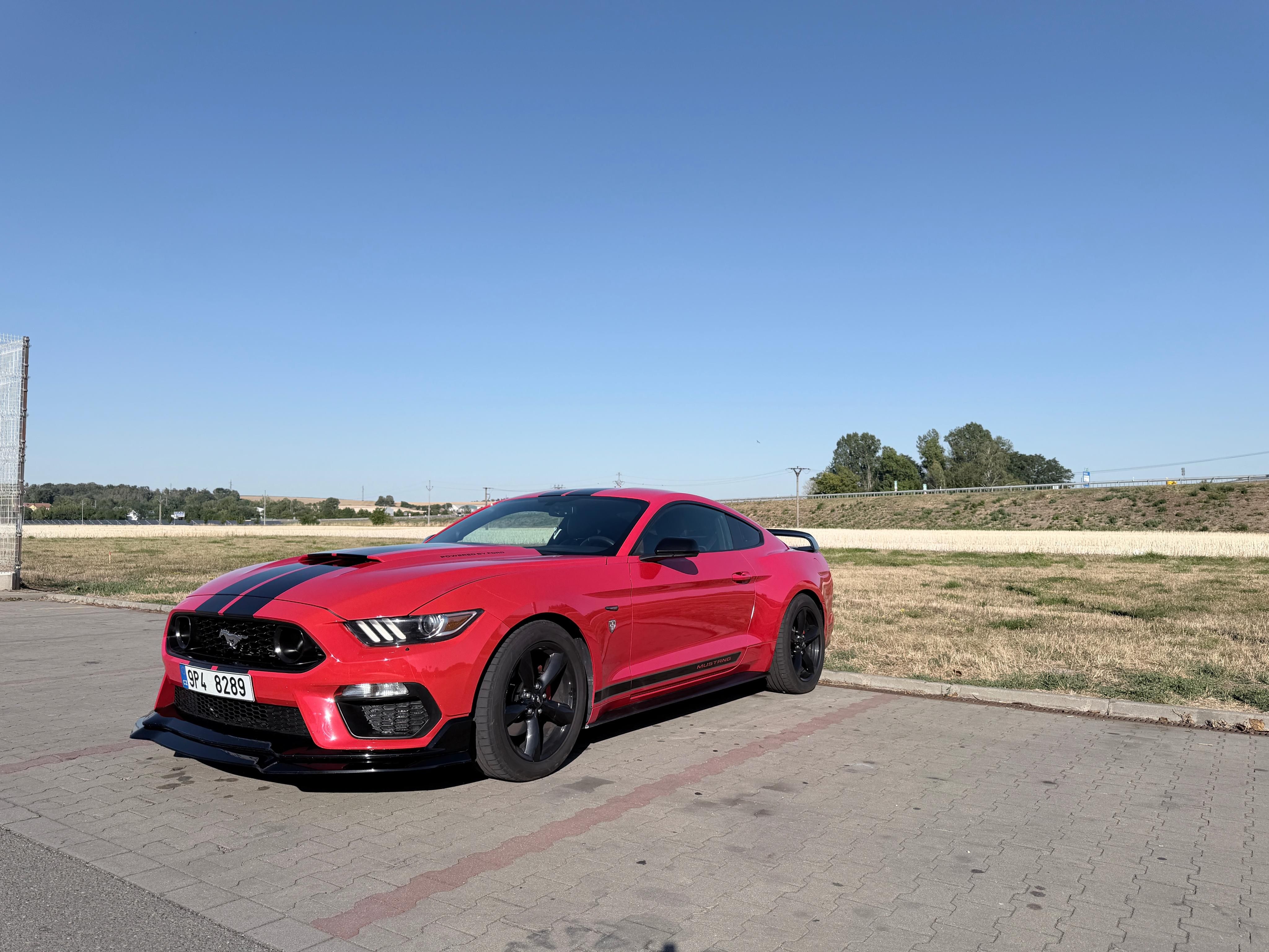 Ford Mustang, 3,7 V6 2016 - fotka 2