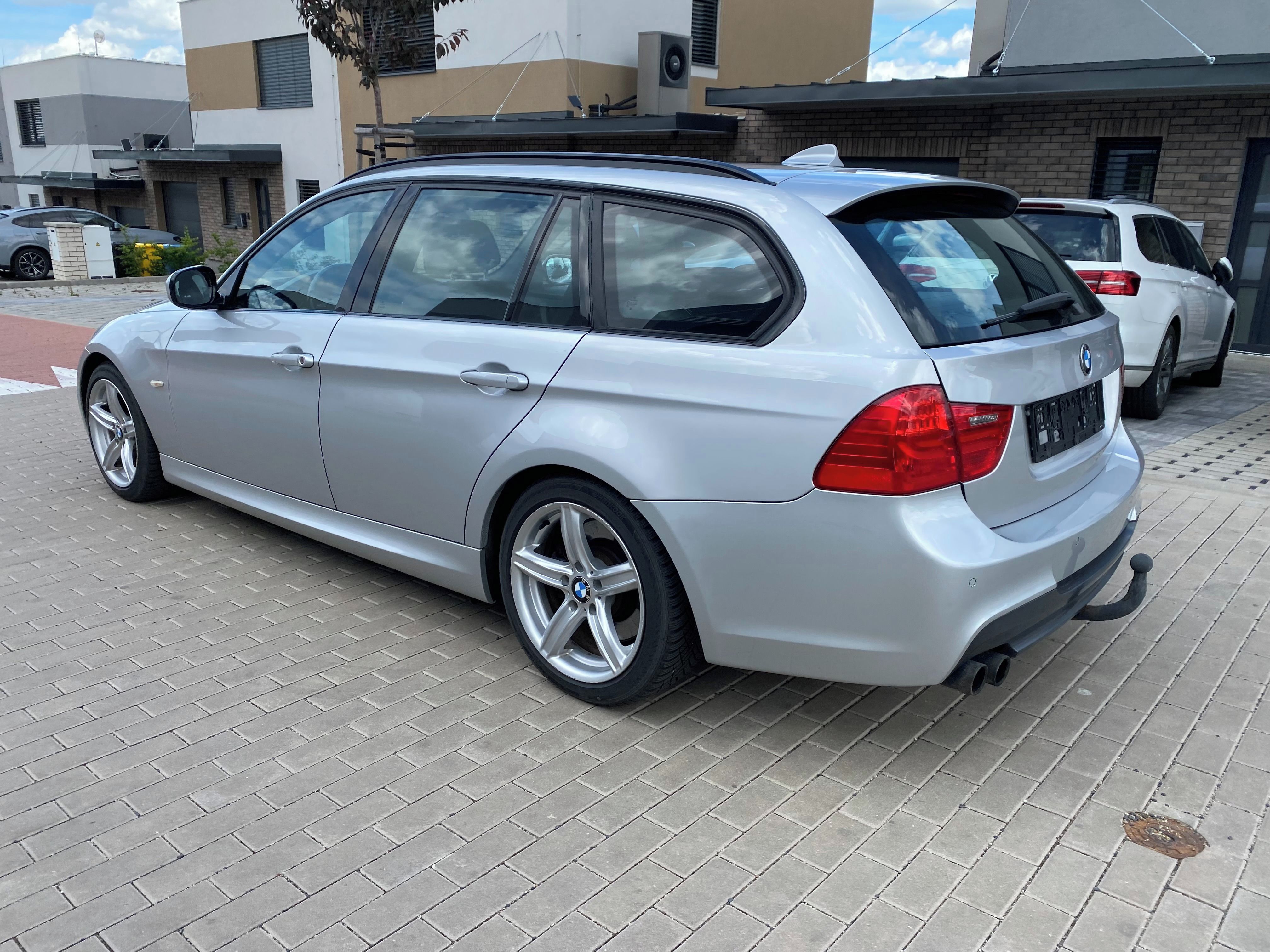 BMW Řada 3, 325d, 150kW, M-paket, manuál - fotka 2