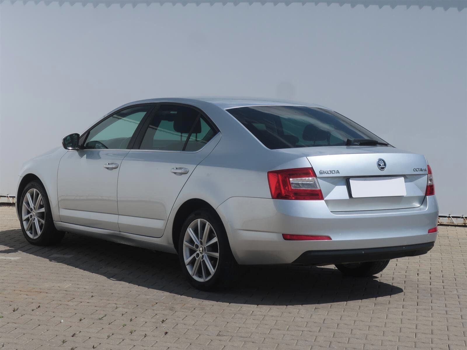 Škoda Octavia, 1.6 TDI, Elegance, Serv.kniha - fotka 4