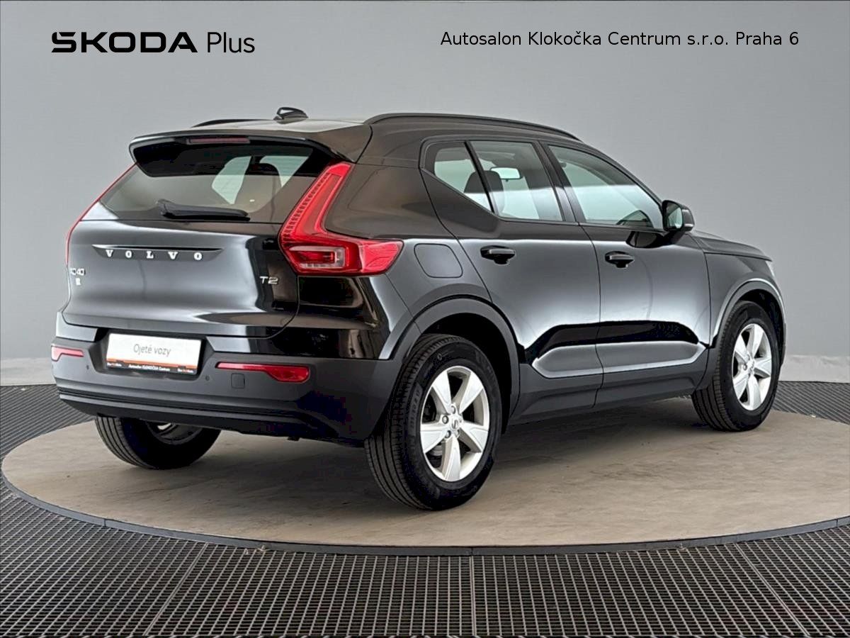 Volvo XC40, T295 kW Momentum Core - fotka 2