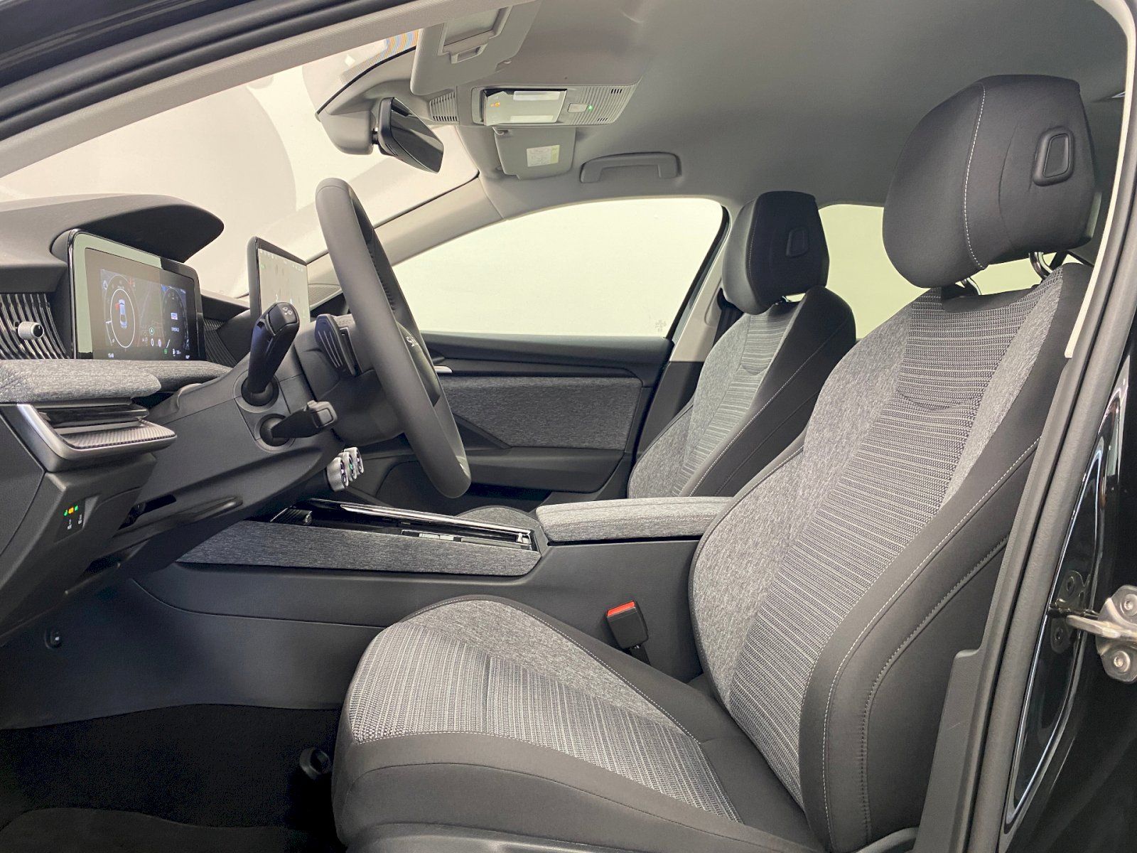 Škoda Superb, SELECTION 2,0TDI 110kW DSG/7 - fotka 5
