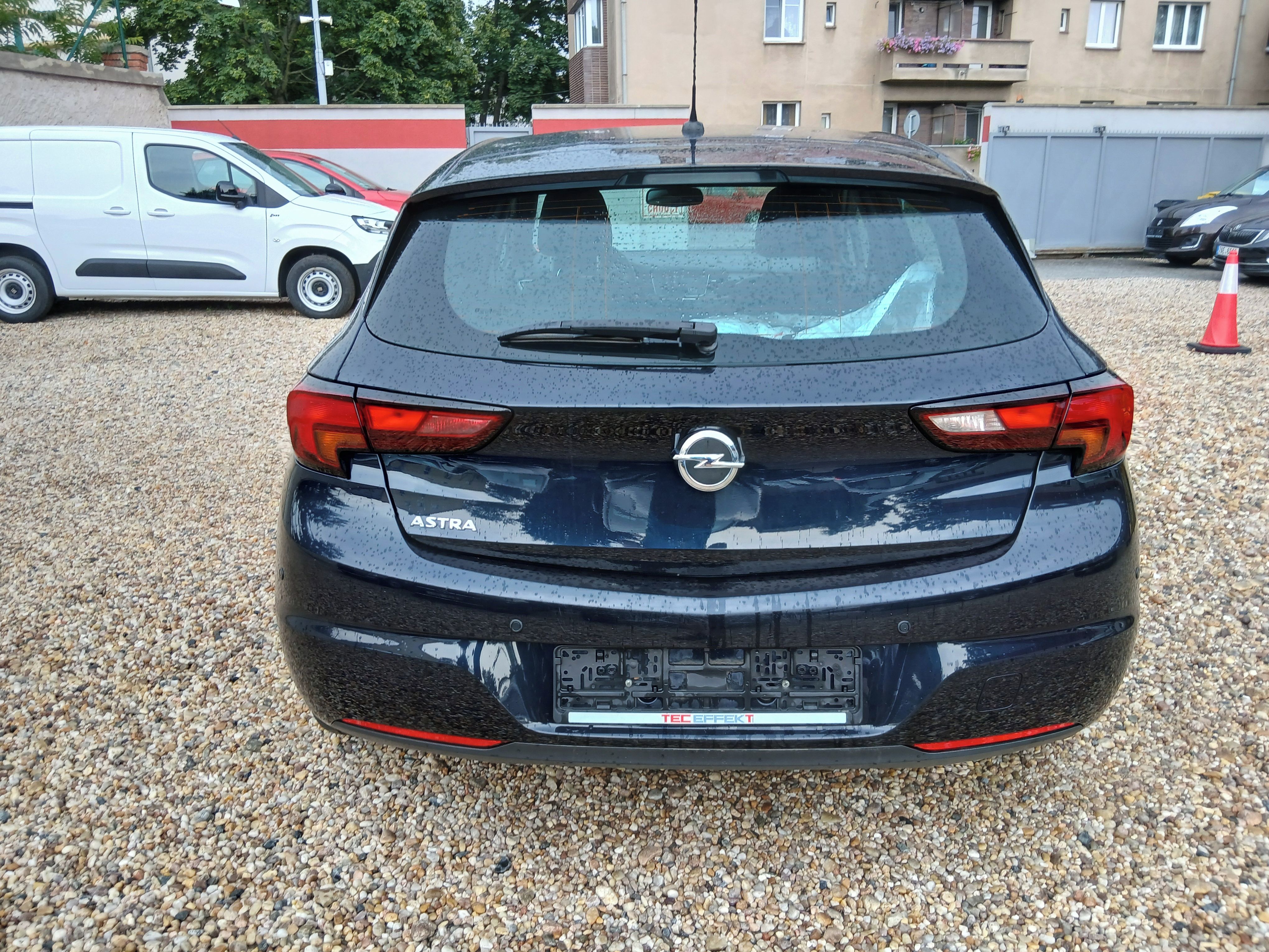 Opel Astra, 1.6CDTi 100KW S.Kniha +Zim.kol - fotka 6
