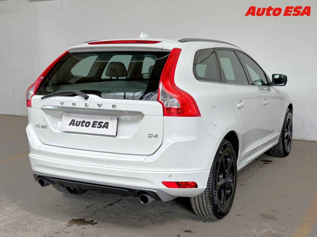 Volvo XC60, 2.4 D - fotka 4