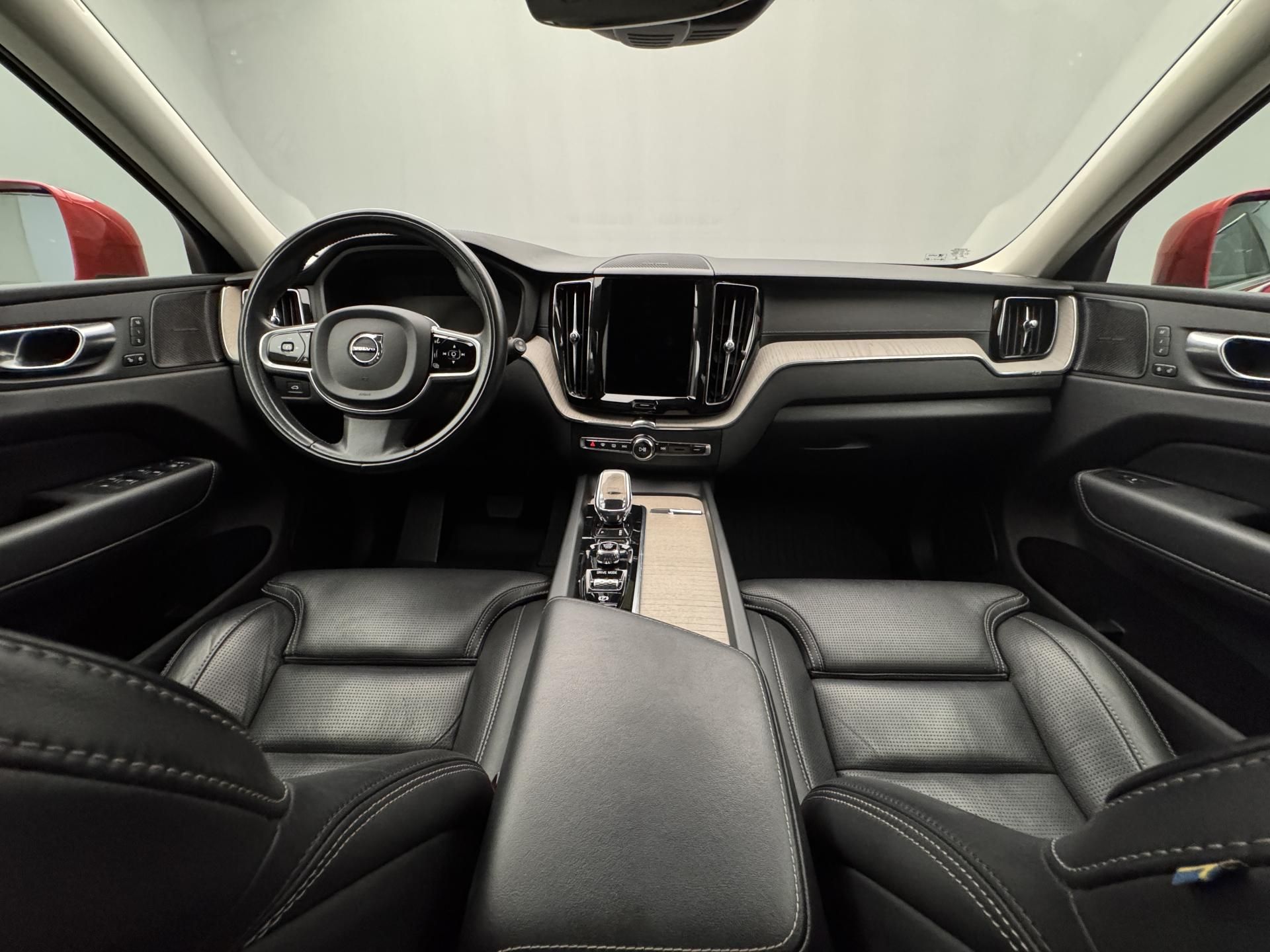 Volvo XC60, B4 INSCRIPTION CZ 1.maj - fotka 2