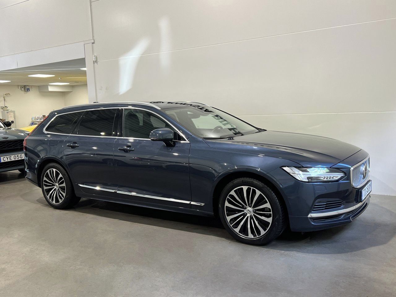 Volvo V90, Recharge T6 Core Kamera BLIS - fotka 3