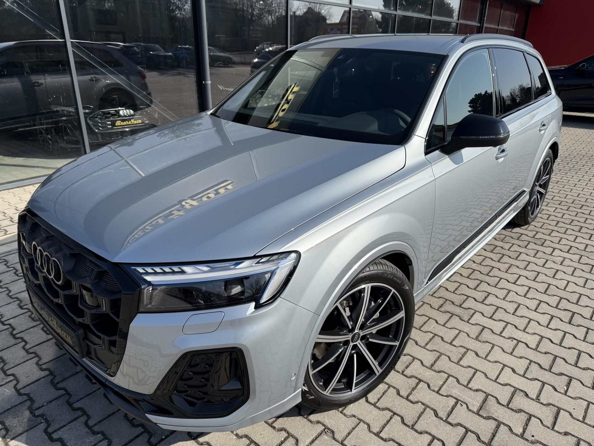 Audi Q7, 50TDI 210kW S-LINE 7MÍST NZN!! - fotka 2
