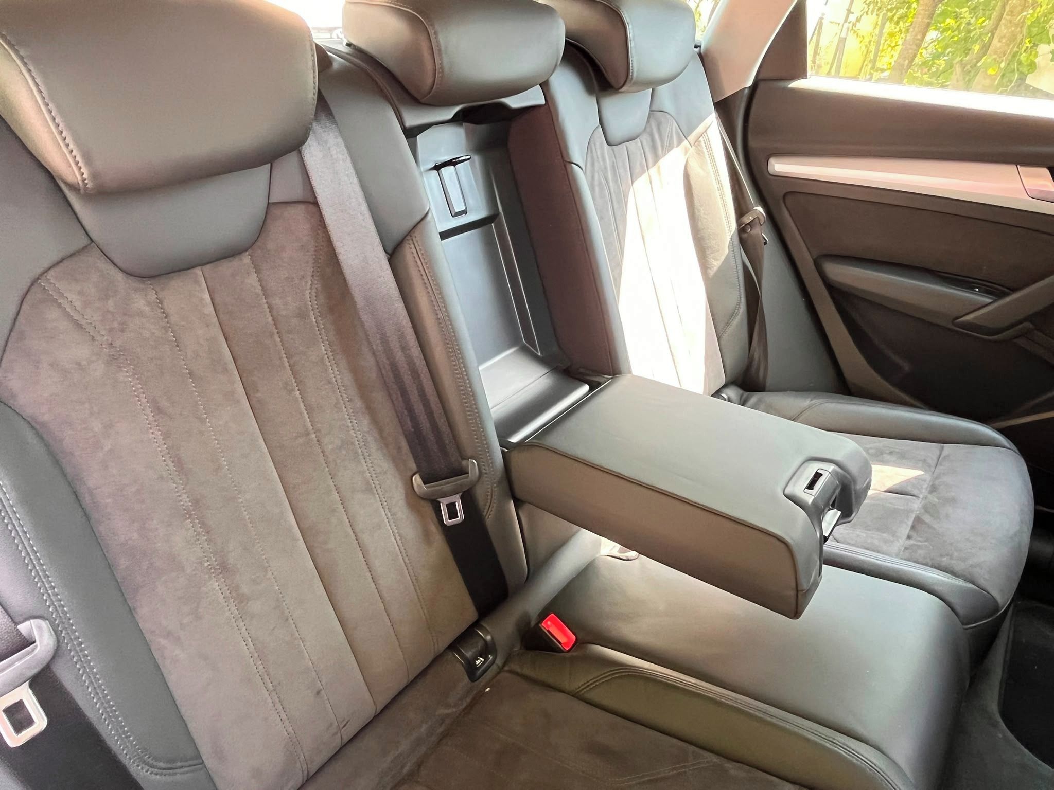 Audi Q5, 2.0 TDI-pravidelně servisované - fotka 4