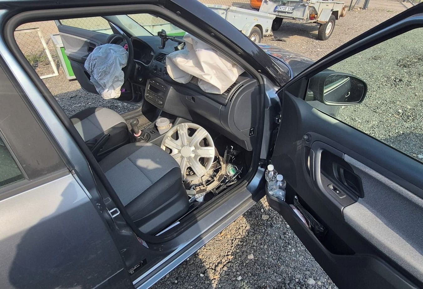 Škoda Fabia, 1.2 HTP, po nehodě - fotka 4