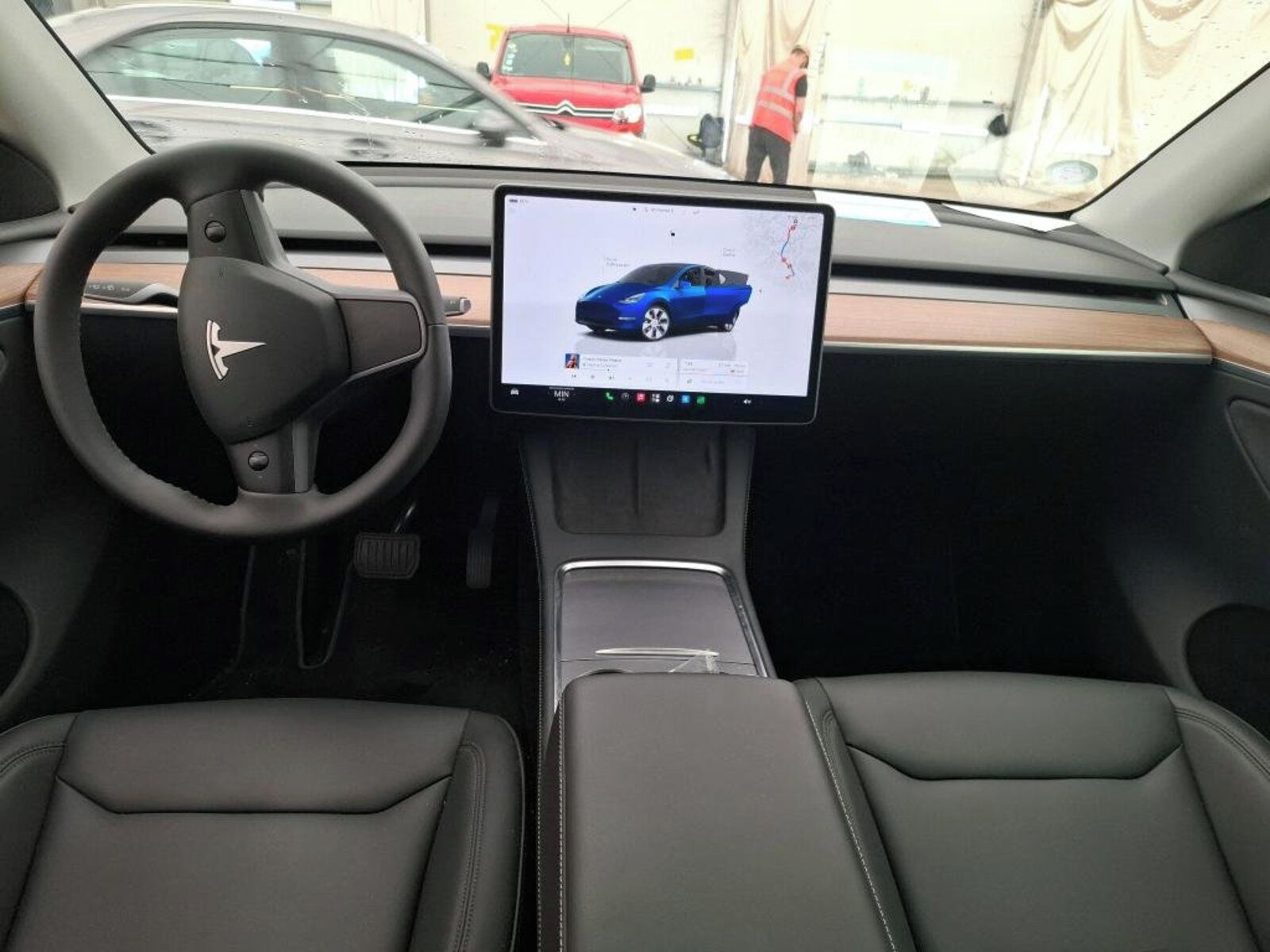 Tesla Model Y, Standard LFP 64kWh - fotka 3