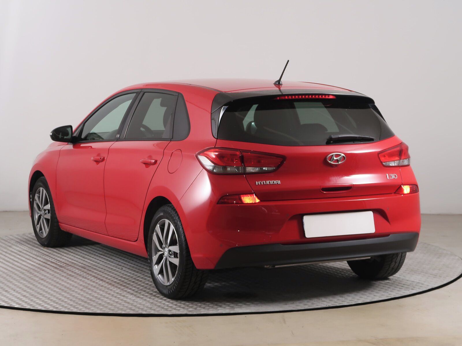 Hyundai i30, 1.4 CVVT, Go!, Serv.kniha - fotka 4