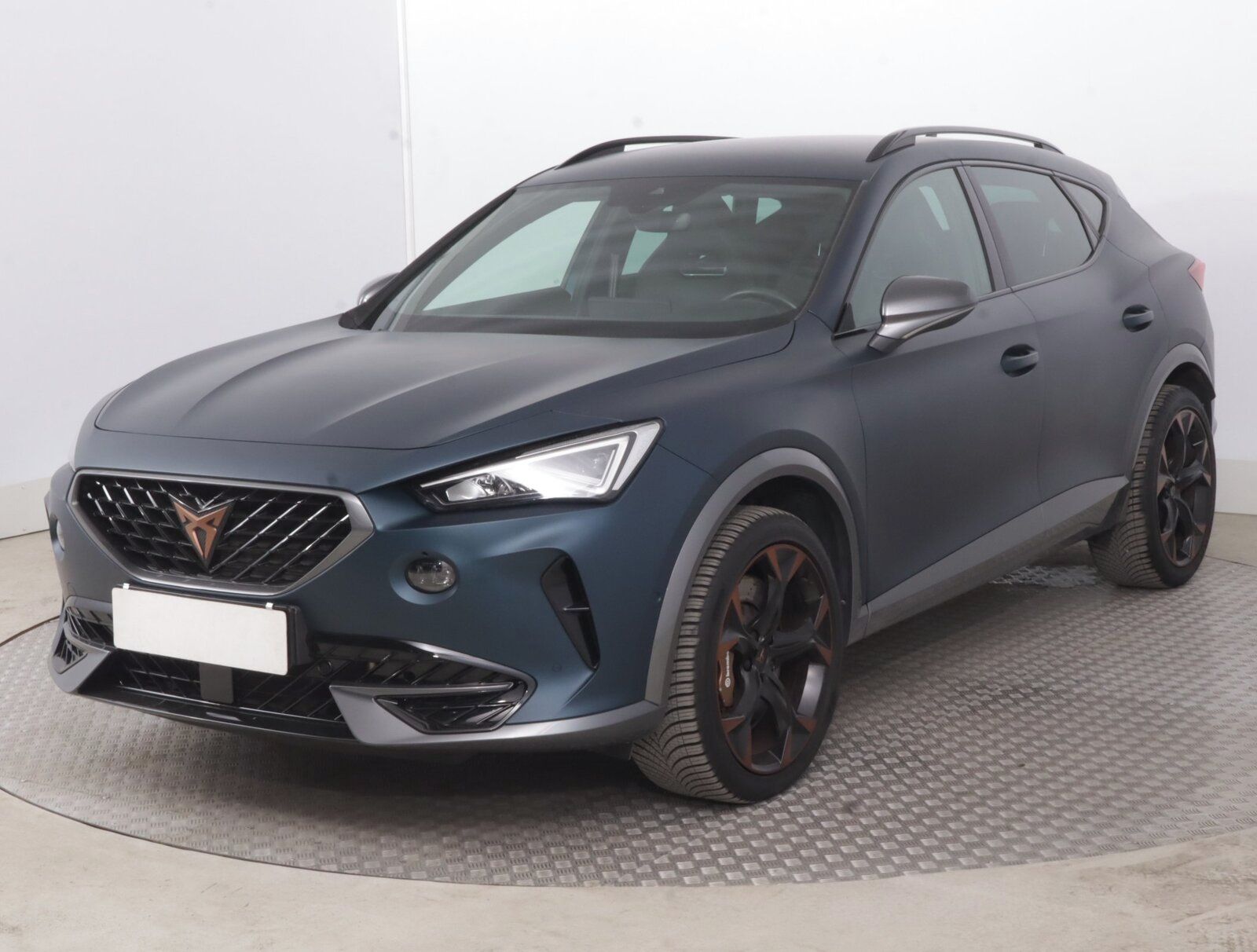 Cupra Formentor, 2.0 TSI VZ 4Drive, 4X4 - fotka 2