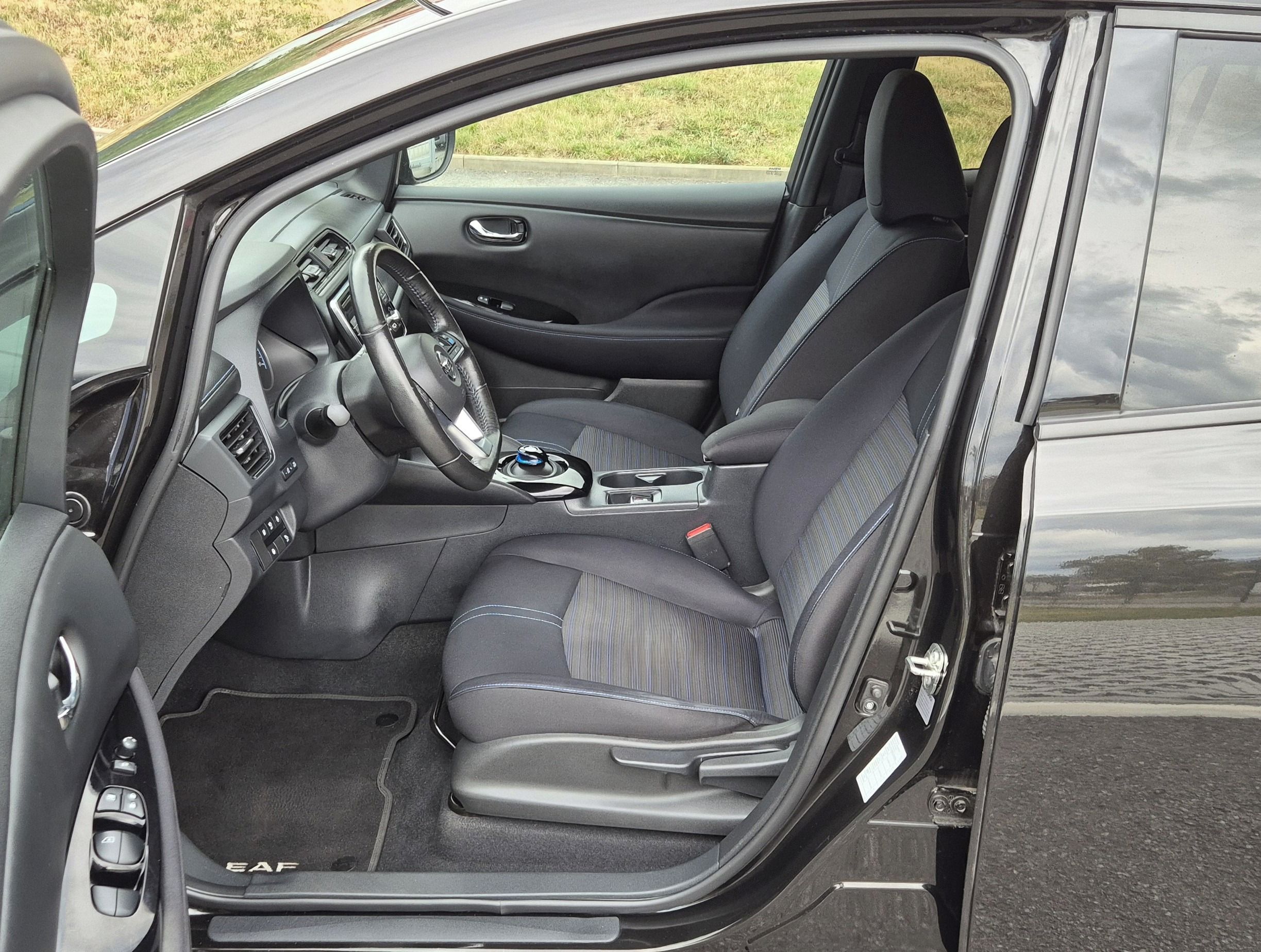 Nissan LEAF, 1.majitel servisní kniha. - fotka 6