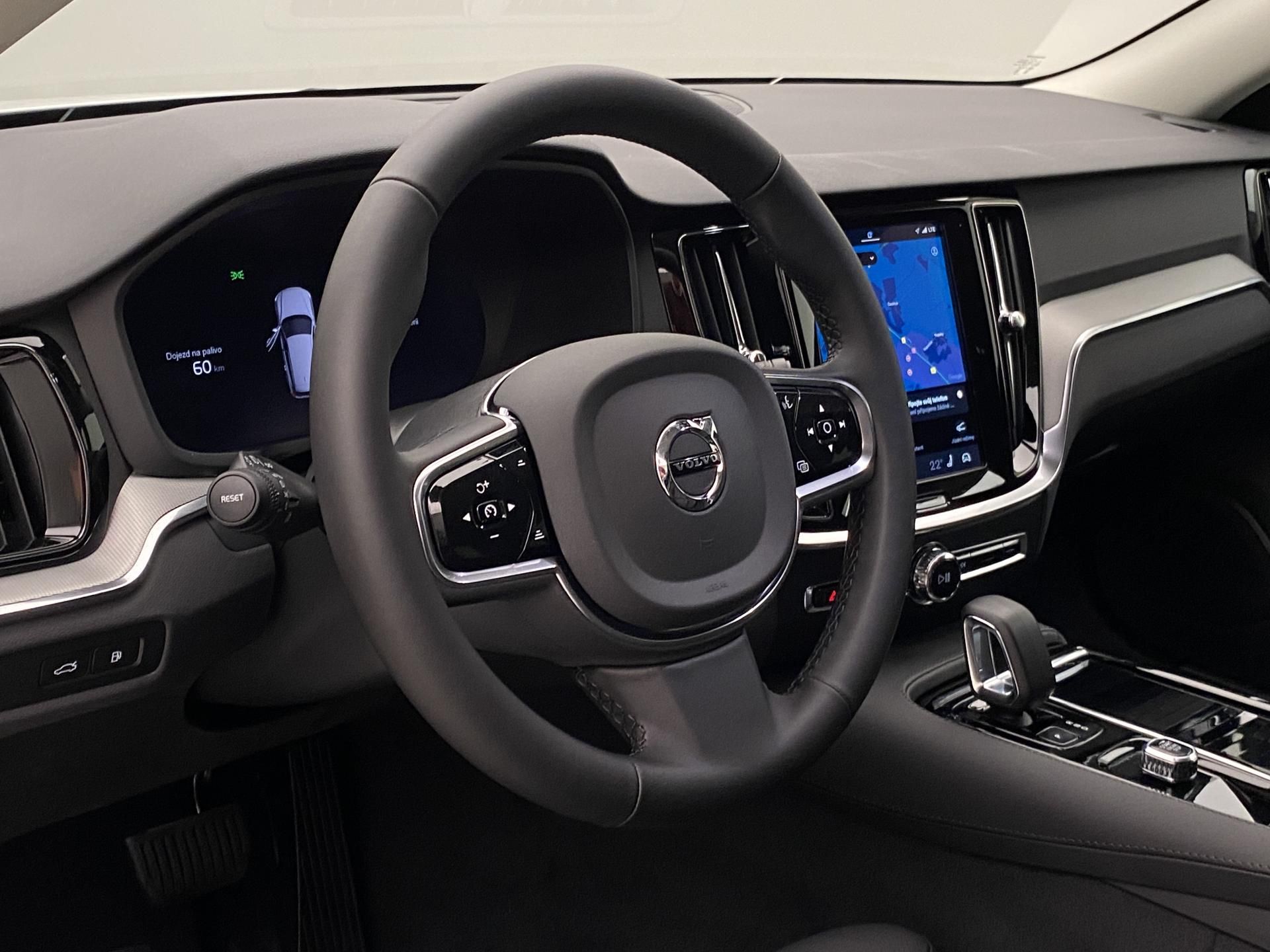 Volvo V60, T6 AWD Plug-in DARK PLUS - fotka 4