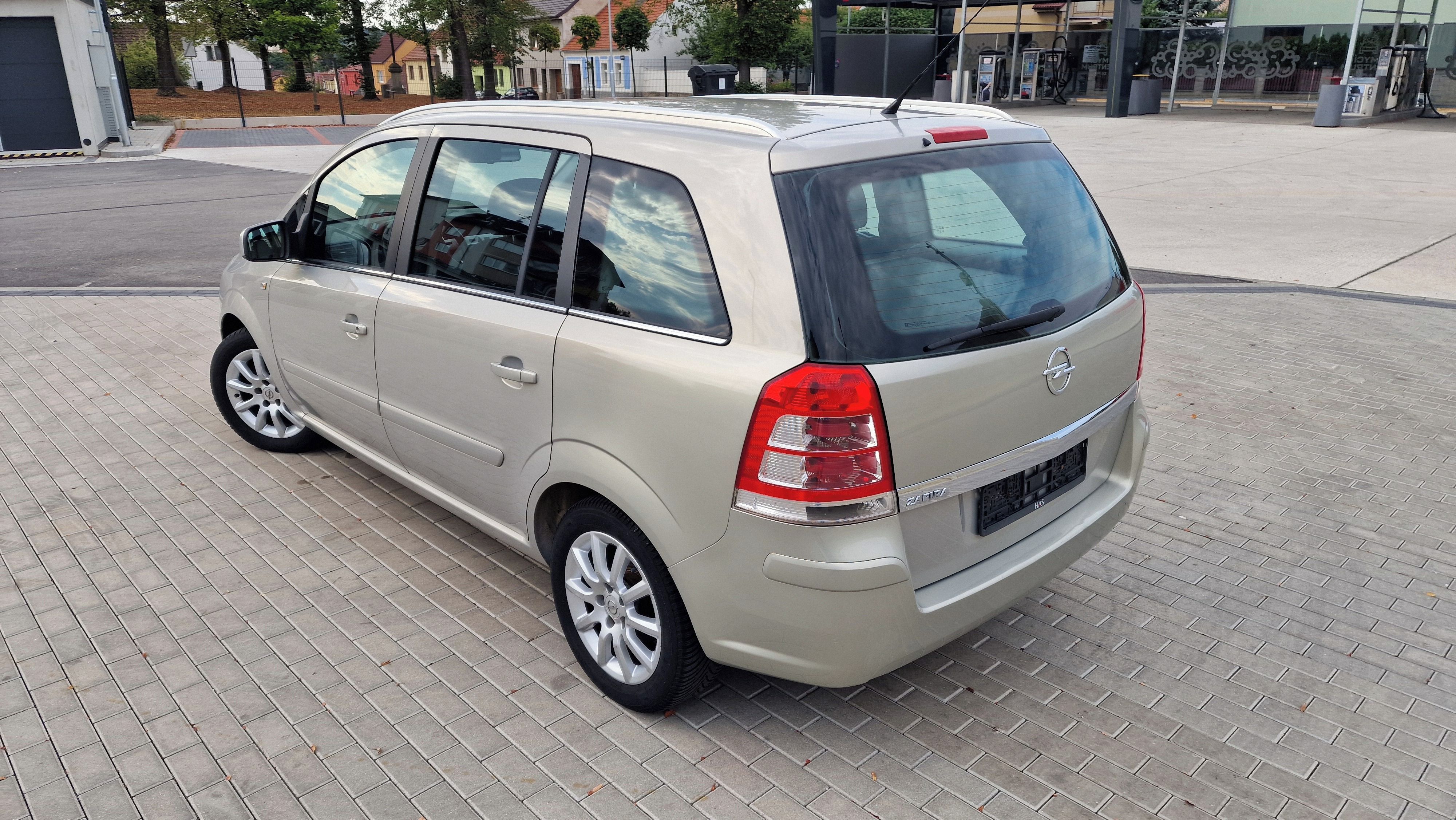 Opel Zafira, 1,8i 103Kw Top bez koroze ! - fotka 3