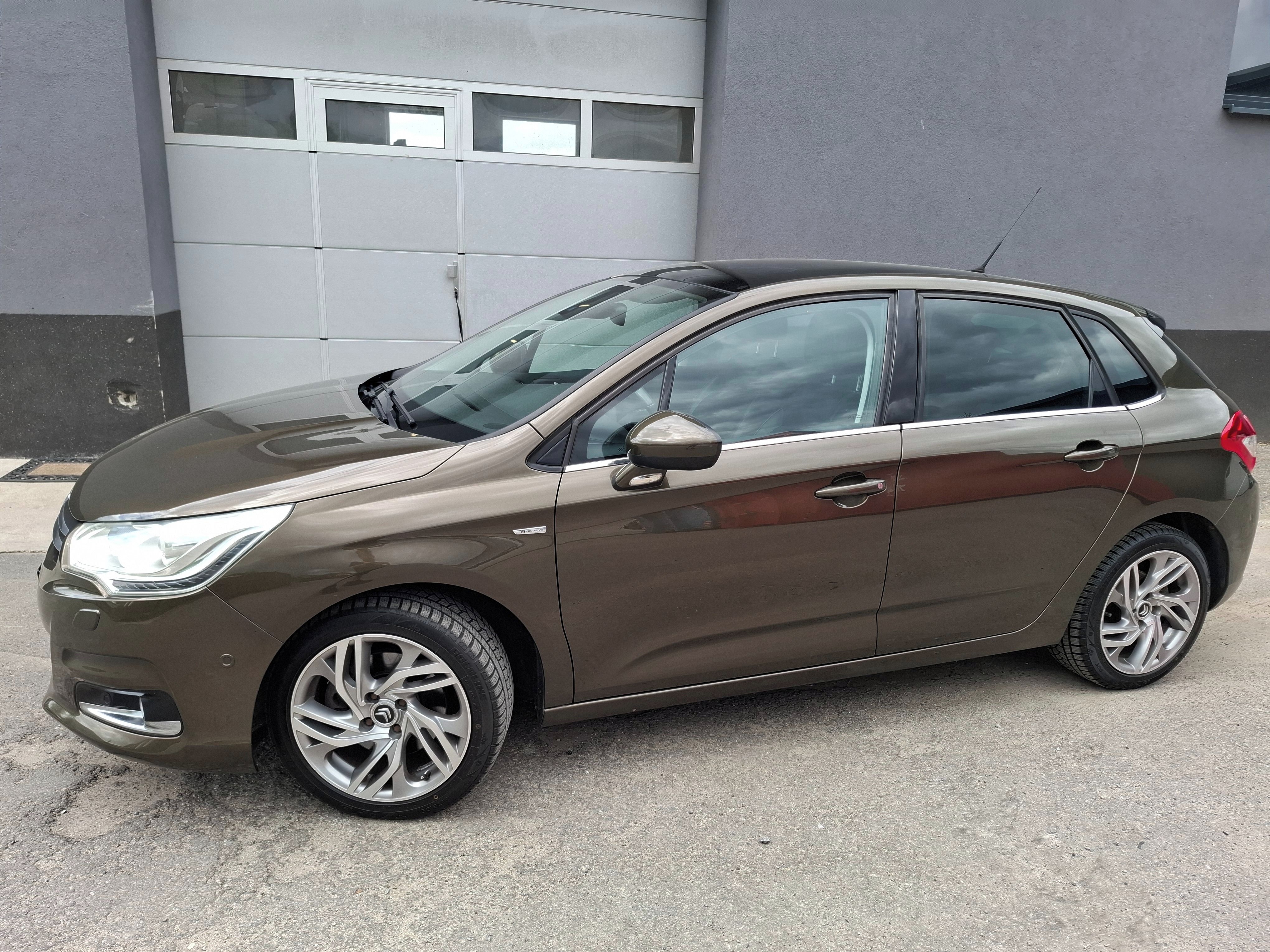 Citroën C4, 1.6i EXCLUSIVE r.11 AUTOMAT - fotka 3