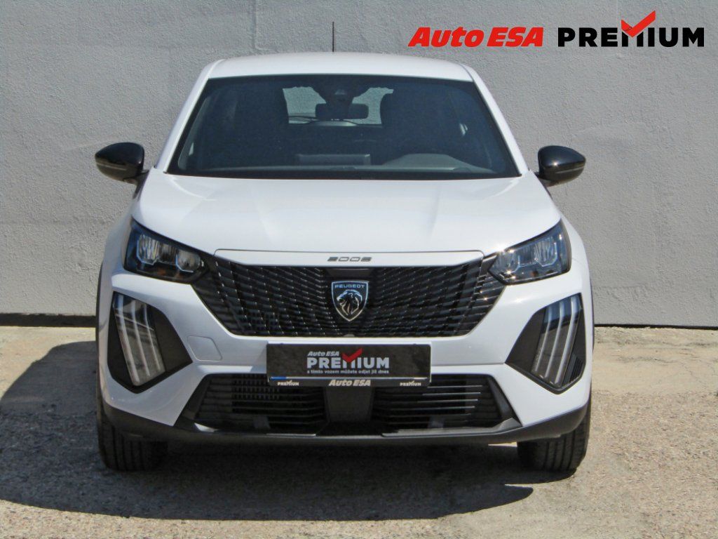 Peugeot 2008, 1.2 PT,+pneu - fotka 2