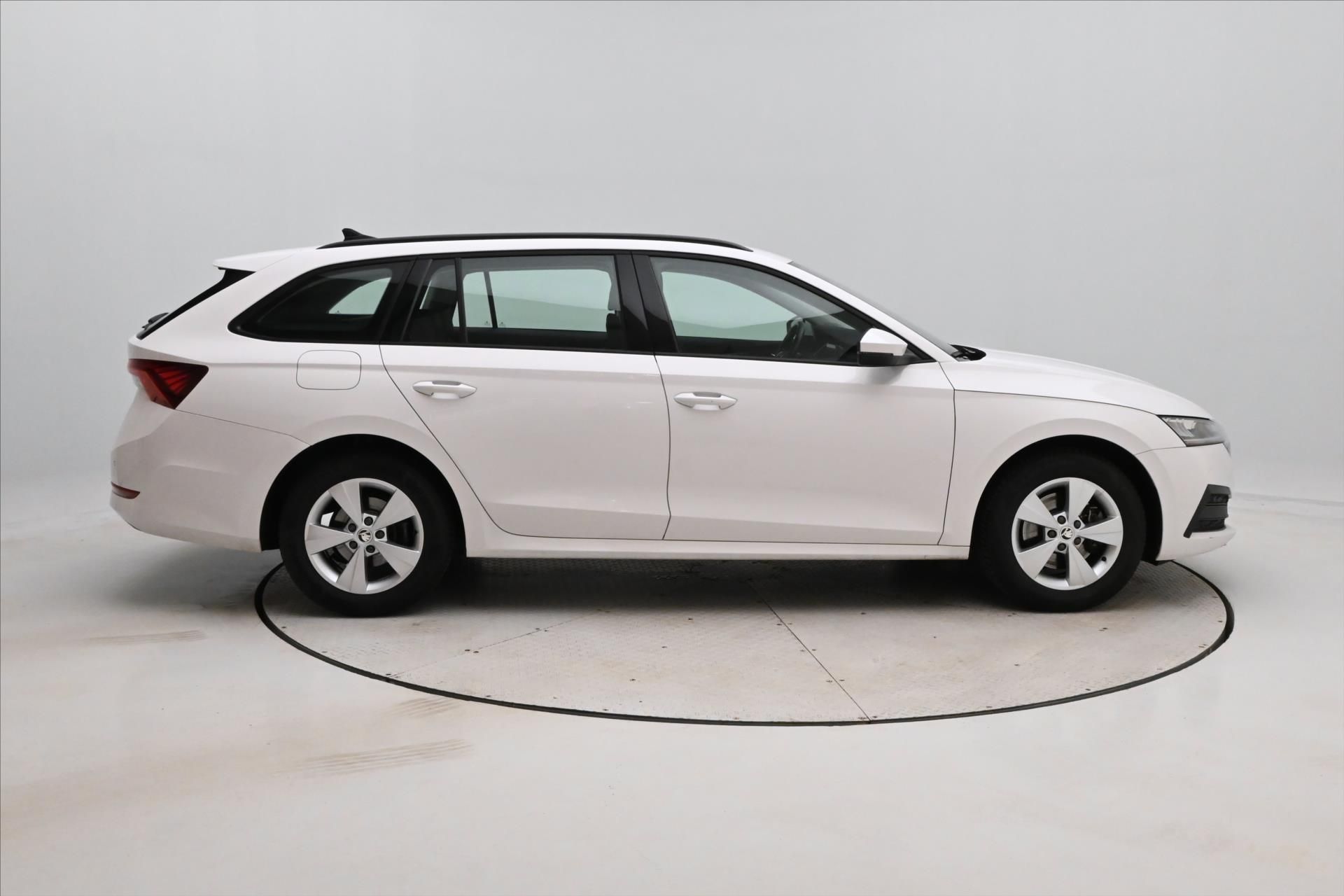 Škoda Octavia, 2,0 TDI 110kW 4x4 DSG Ambition - fotka 4