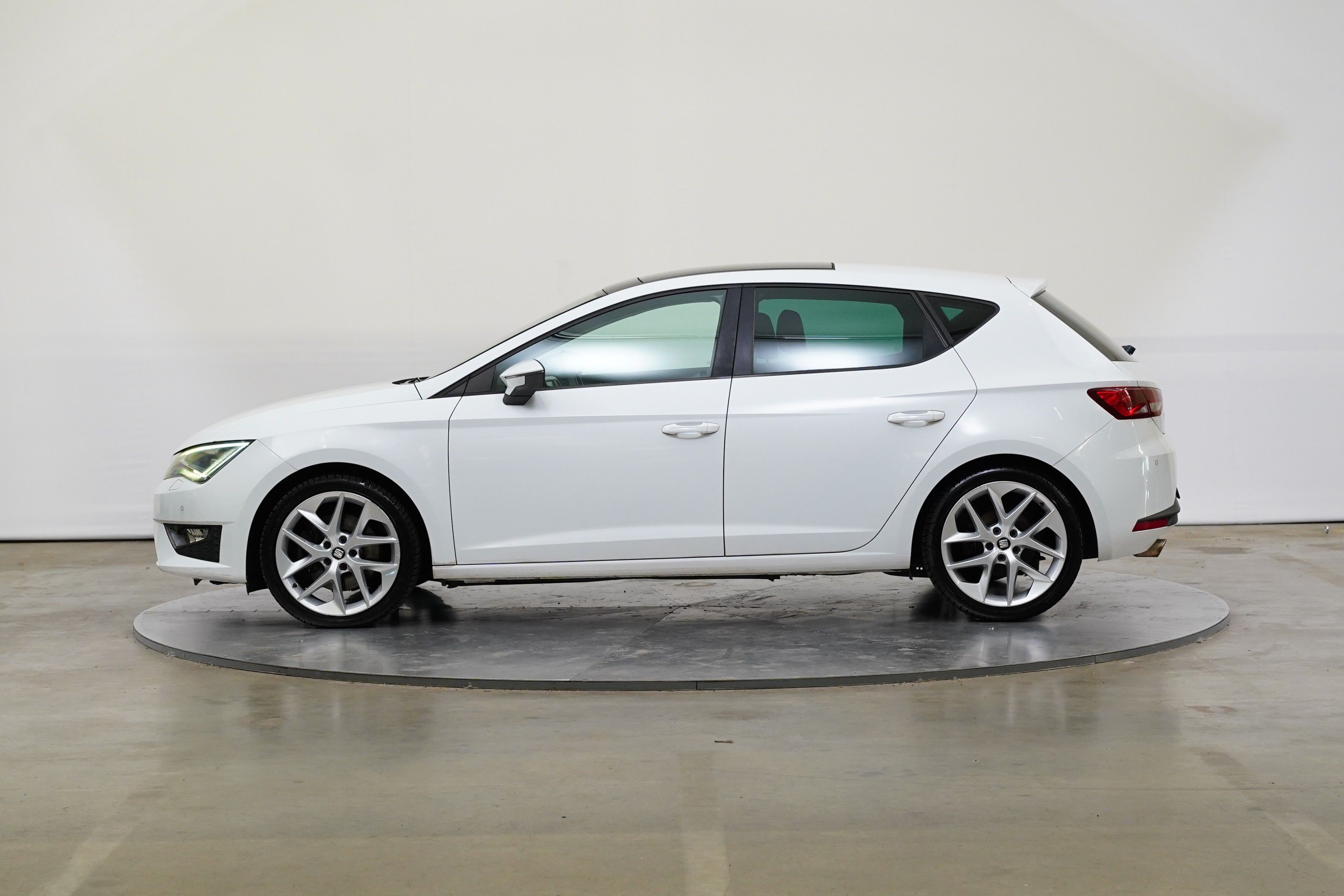 Seat Leon, 2.0 TDI 135 kW DSG FR - fotka 3