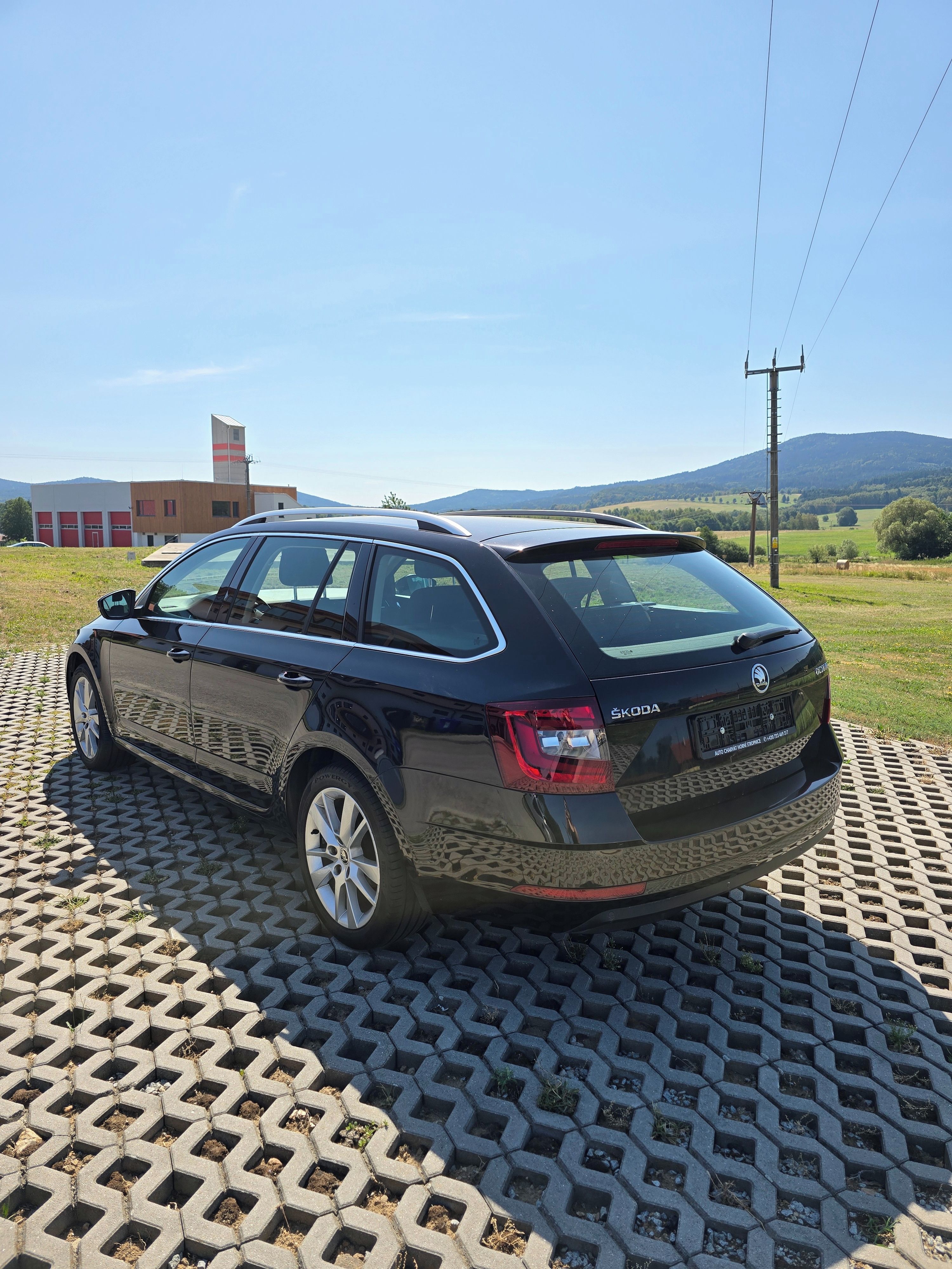 Škoda Octavia, 1.6 TDI Combi Style - fotka 5