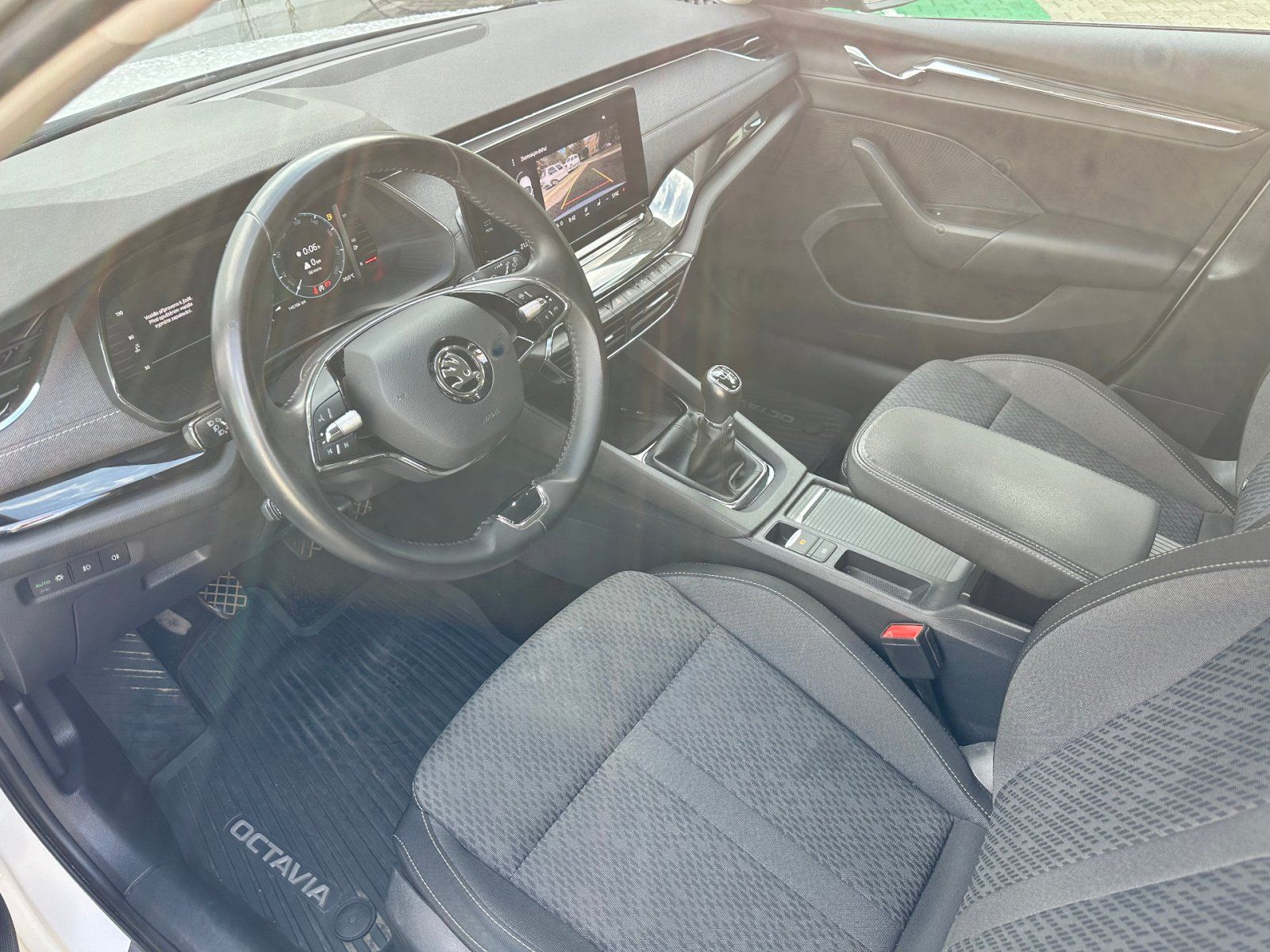 Škoda Octavia, 2.0 TDI 85kW Style - fotka 6