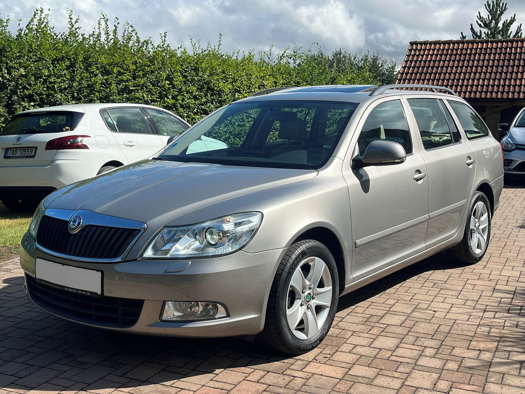 Škoda Octavia, 1.4 TSI Elegance Šíbr Xenon - fotka 3