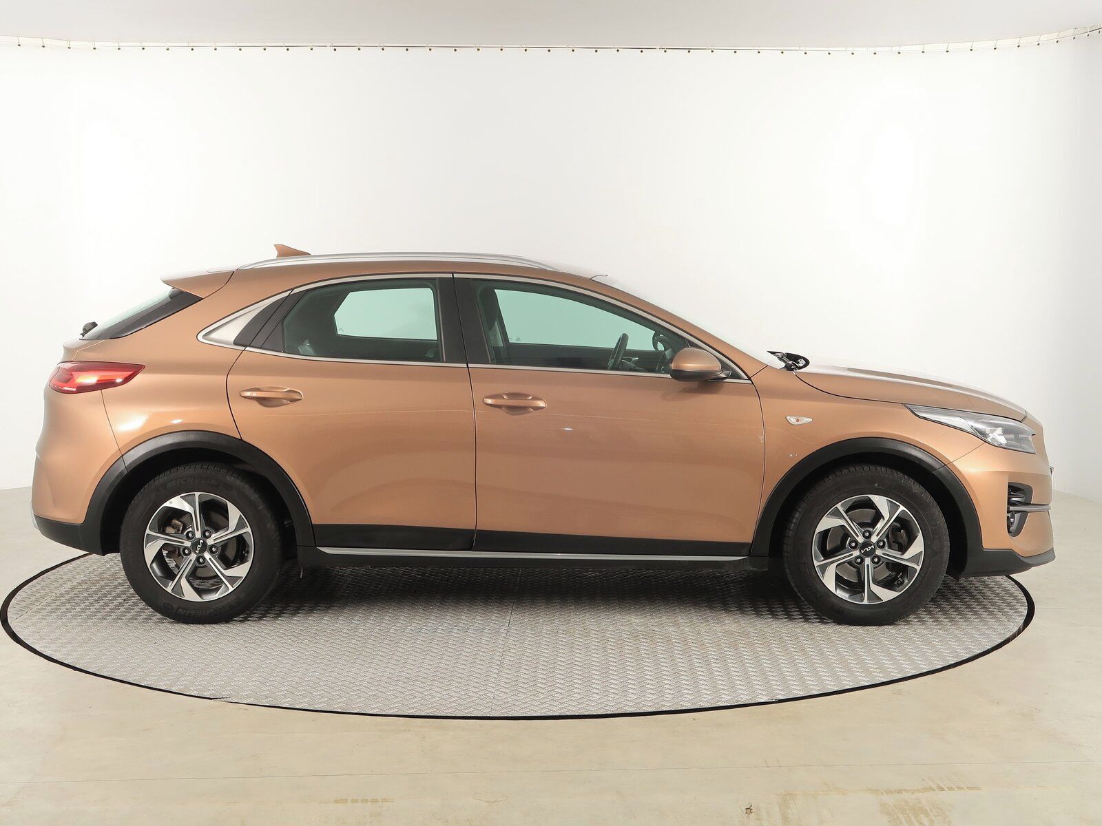 Kia XCee´d, 1.5 T-GDI, Silver, Serv.kniha - fotka 6