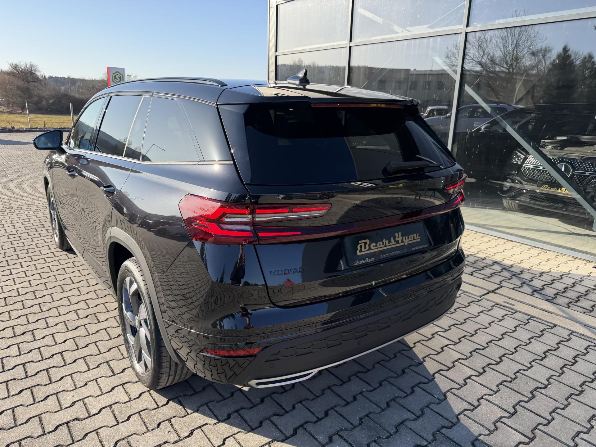 Škoda Kodiaq, 2.0TDI 110kW SPORTLINE HUD R19 - fotka 6