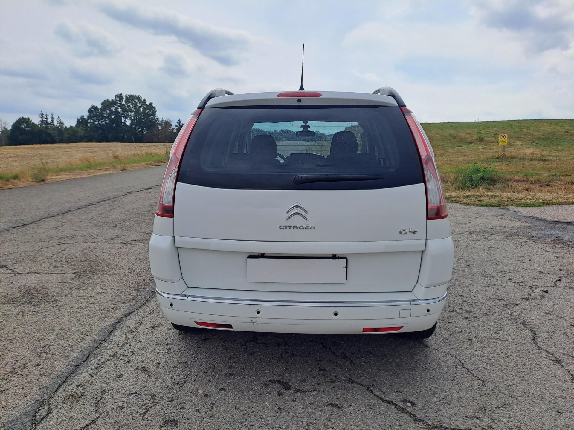 Citroën Grand C4 Picasso, 1.6 HDi 7 MÍST - fotka 5
