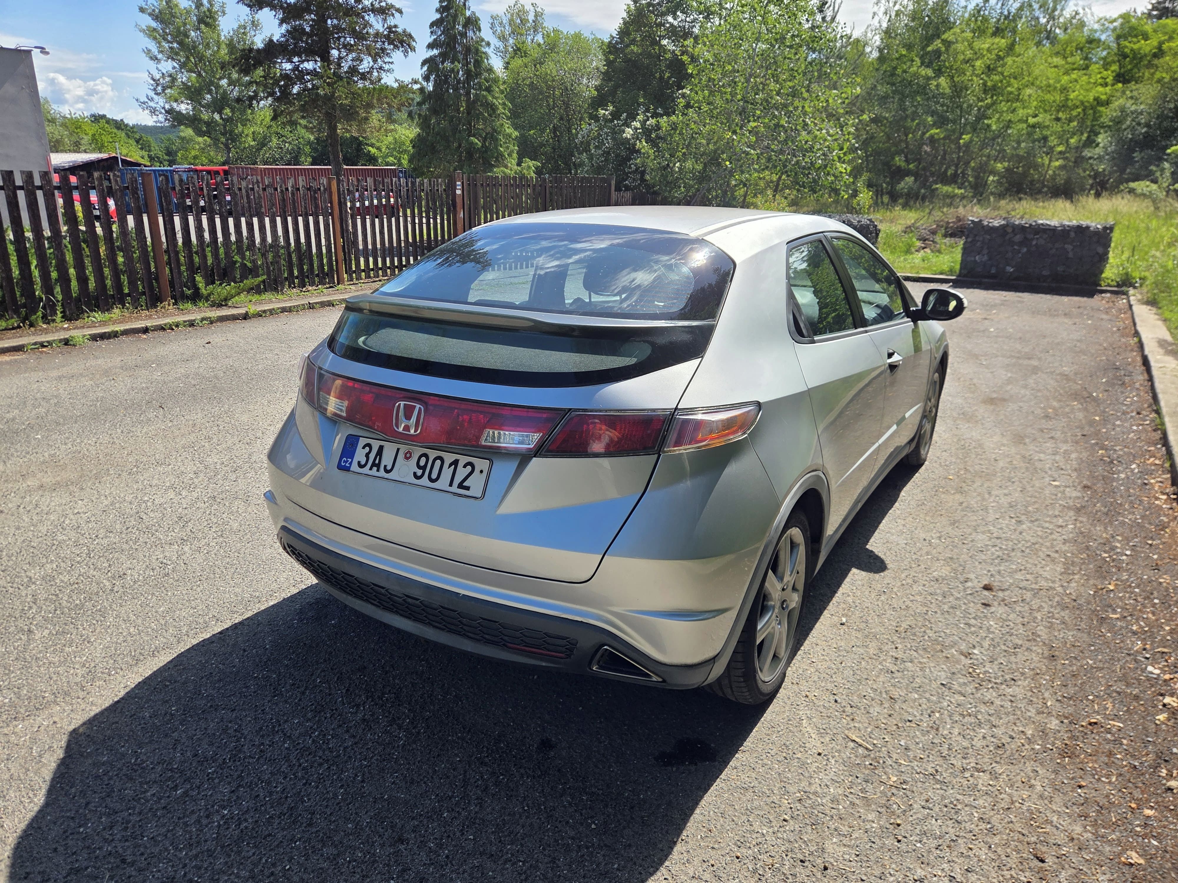 Honda Civic, 1.8 V-Tec 103kw - fotka 5