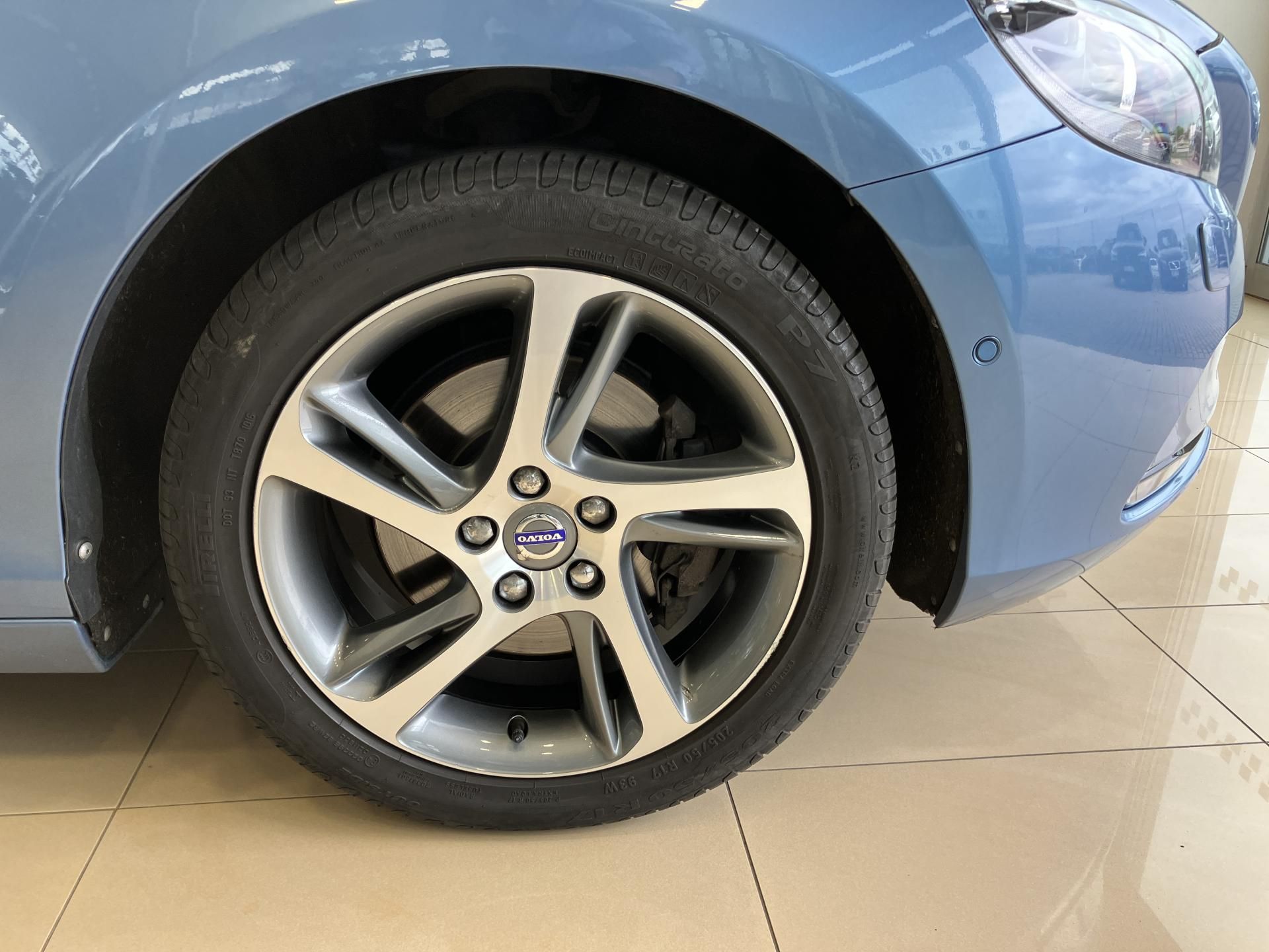 Volvo V40, T3 FWD Summum, MT6 - fotka 5