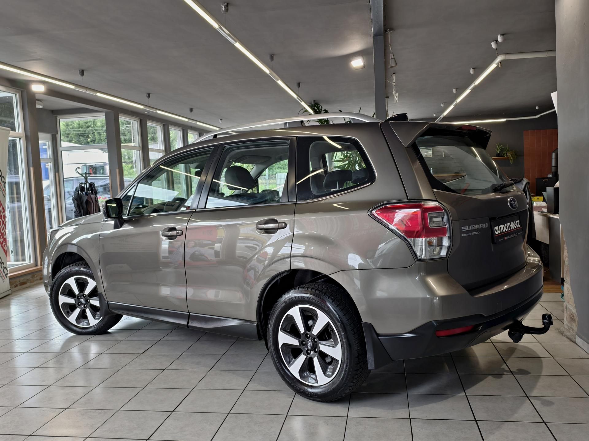 Subaru Forester, 2.0 i 4x4, A/T, EXECUTIVE, DPH - fotka 5