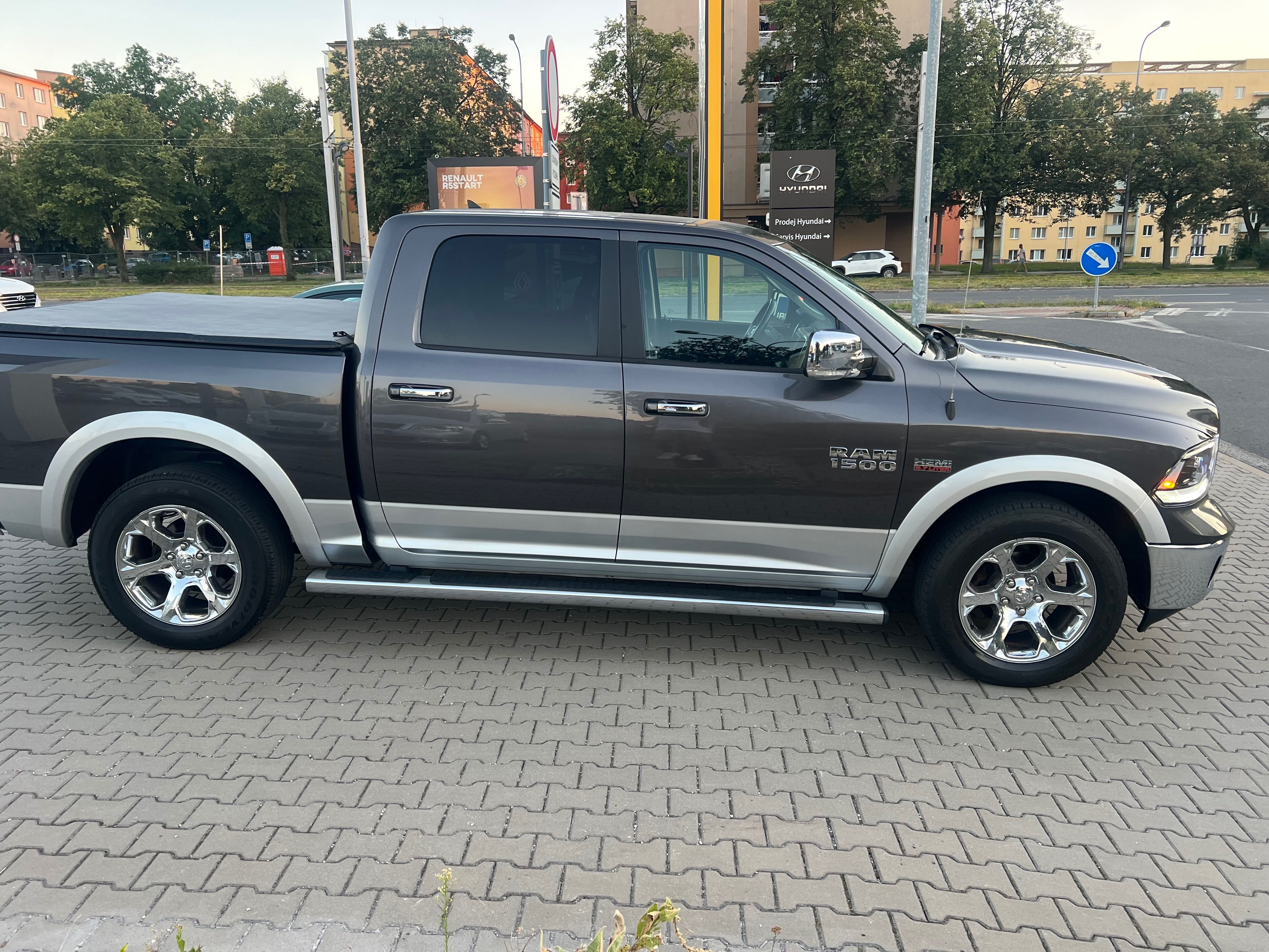Dodge Ram, LARAMIE4x4 HEMI 5.7 Mist 6. !! - fotka 4