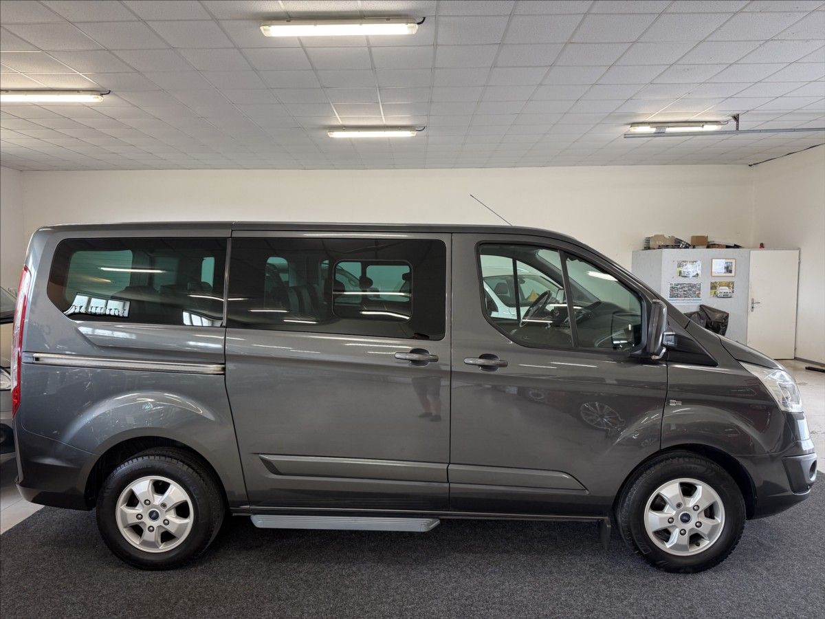 Ford Tourneo Custom, 2,2 TitaniumX,114kW,1maj,po se - fotka 4