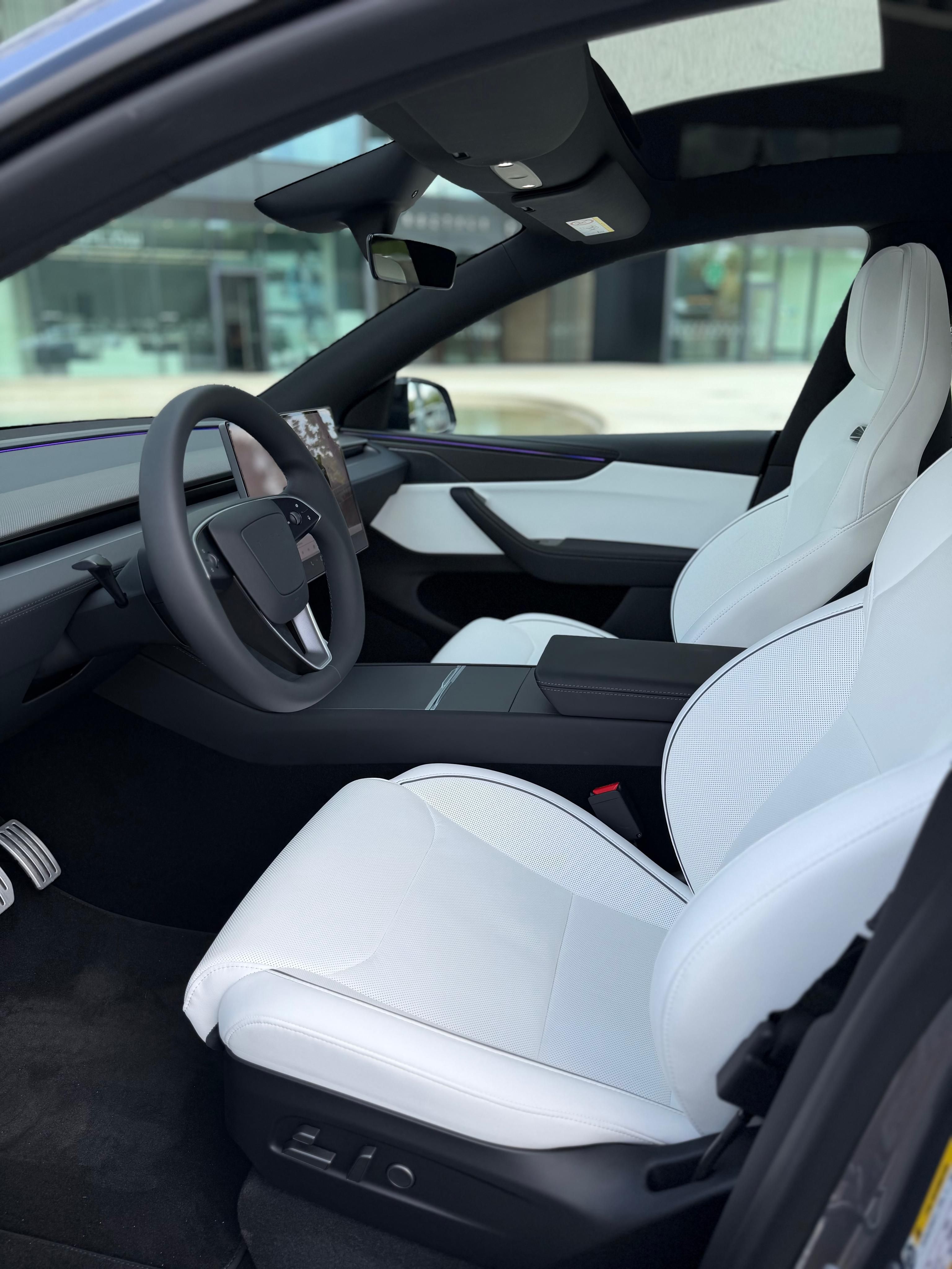 Tesla Model Y, Tesla Model Y Performance - fotka 4