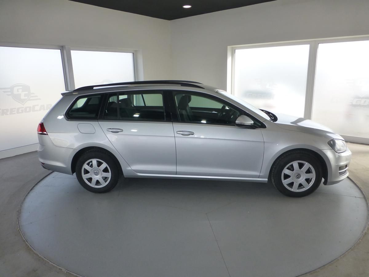 Volkswagen Golf, 1,6TDI*81KW*VYHŘ.SEDADLA* - fotka 4