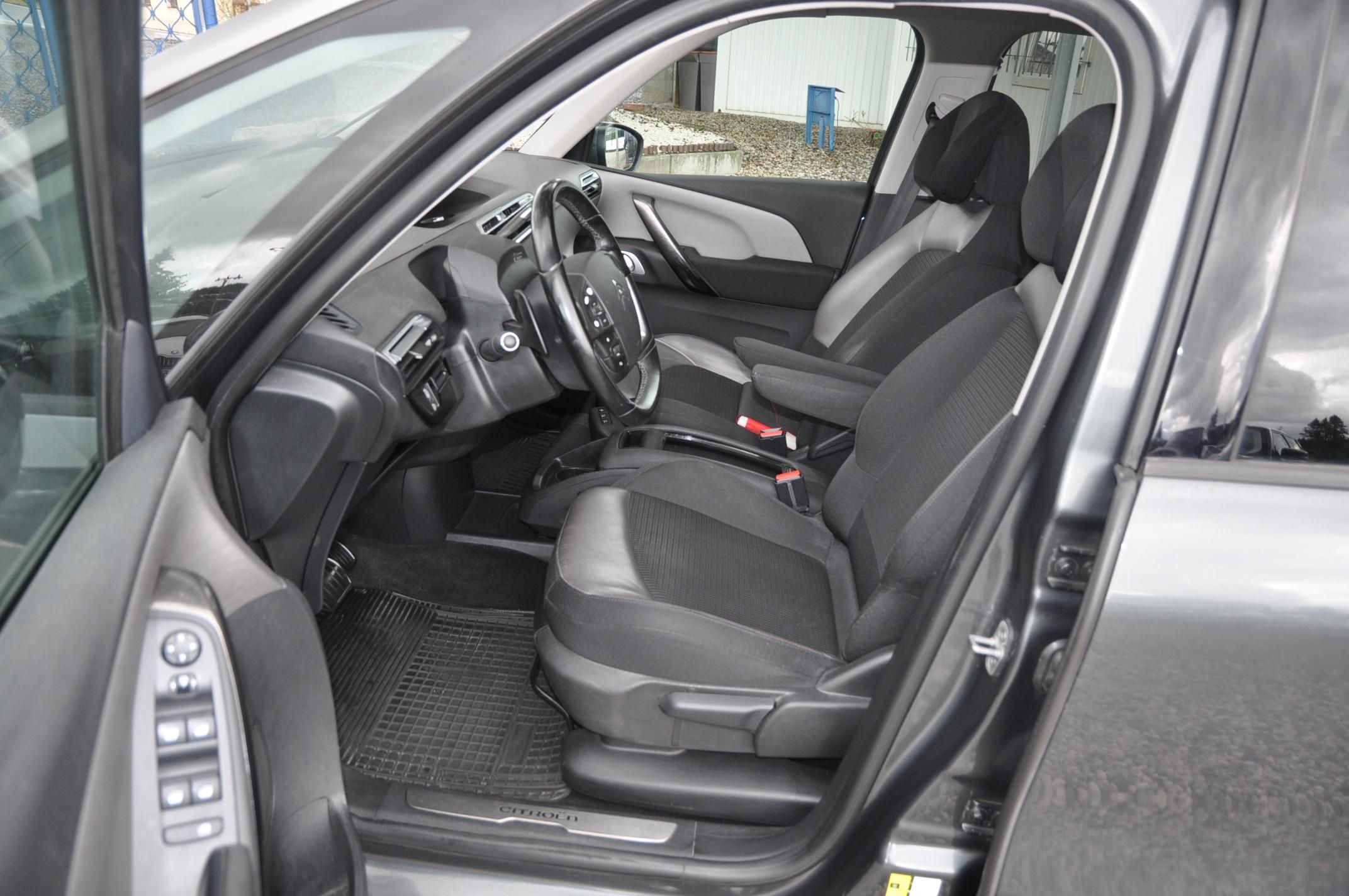 Citroën Grand C4 Picasso, 1.6HDi 88kW Exclusive Automat - fotka 6