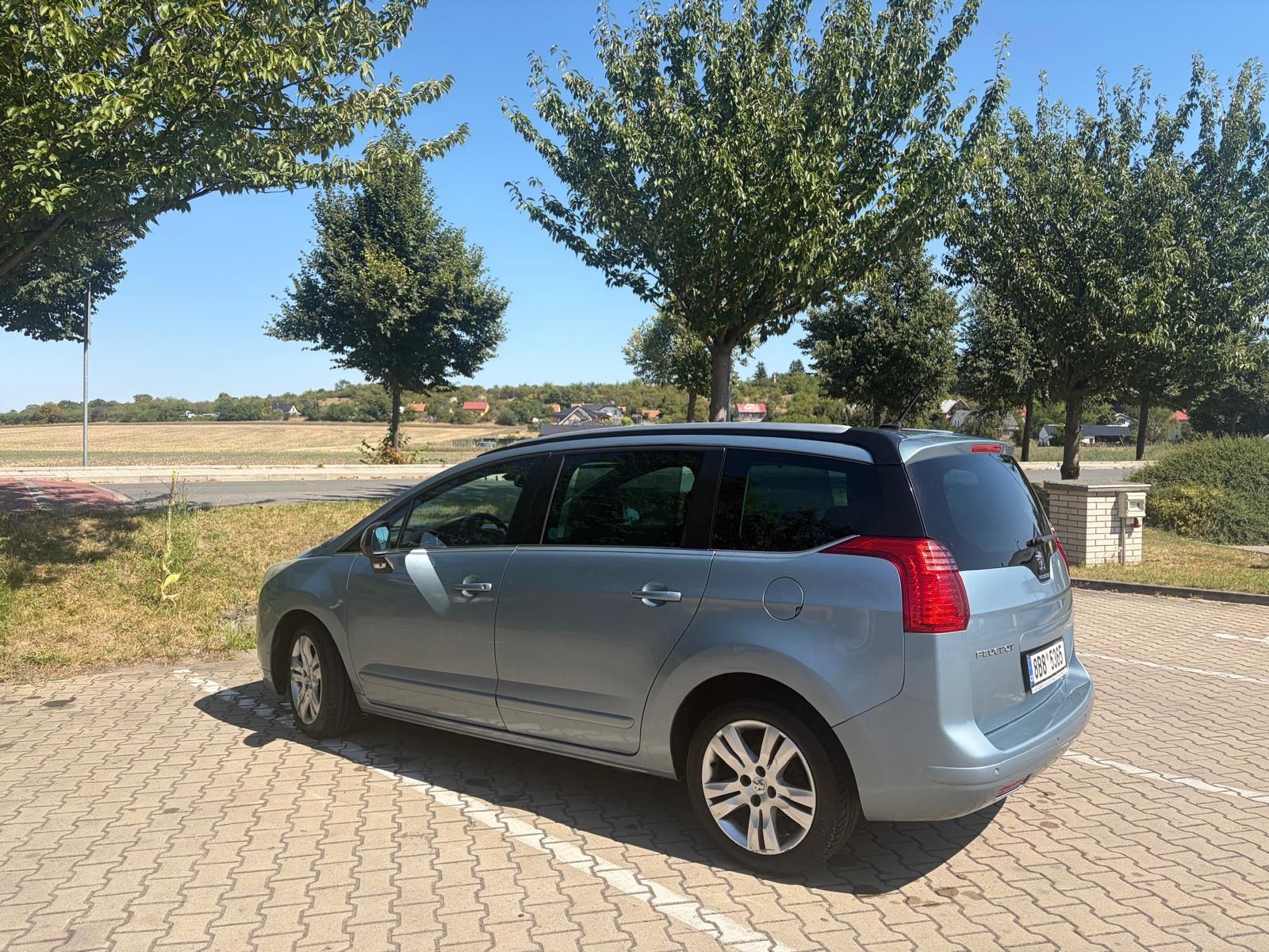 Peugeot 5008 - fotka 2