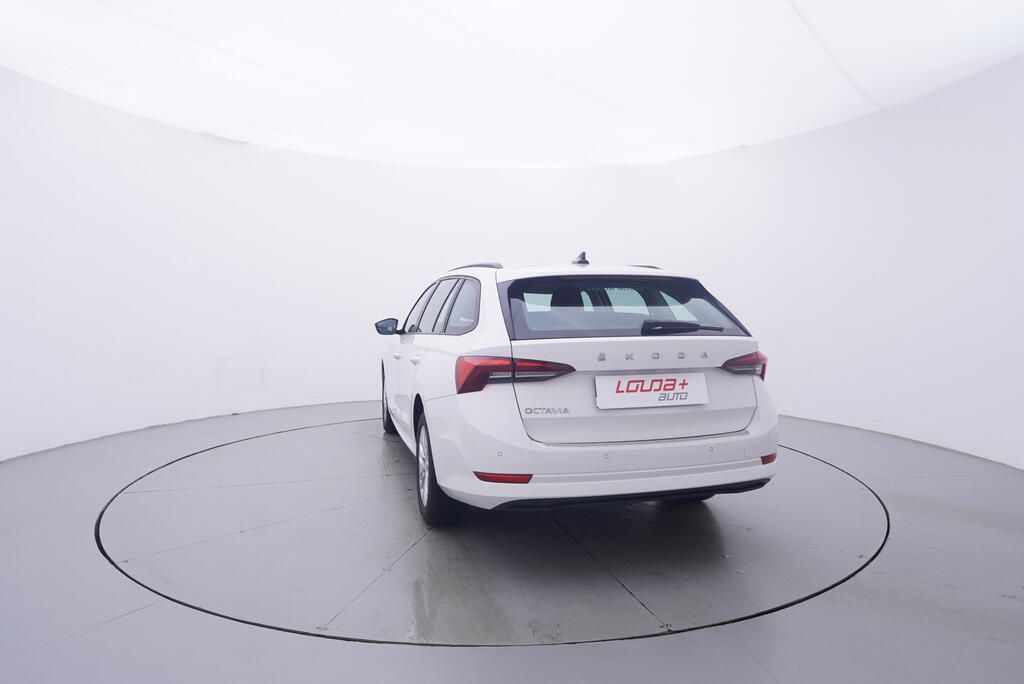 Škoda Octavia, Ambition 2.0 TDI 85 kW - fotka 4
