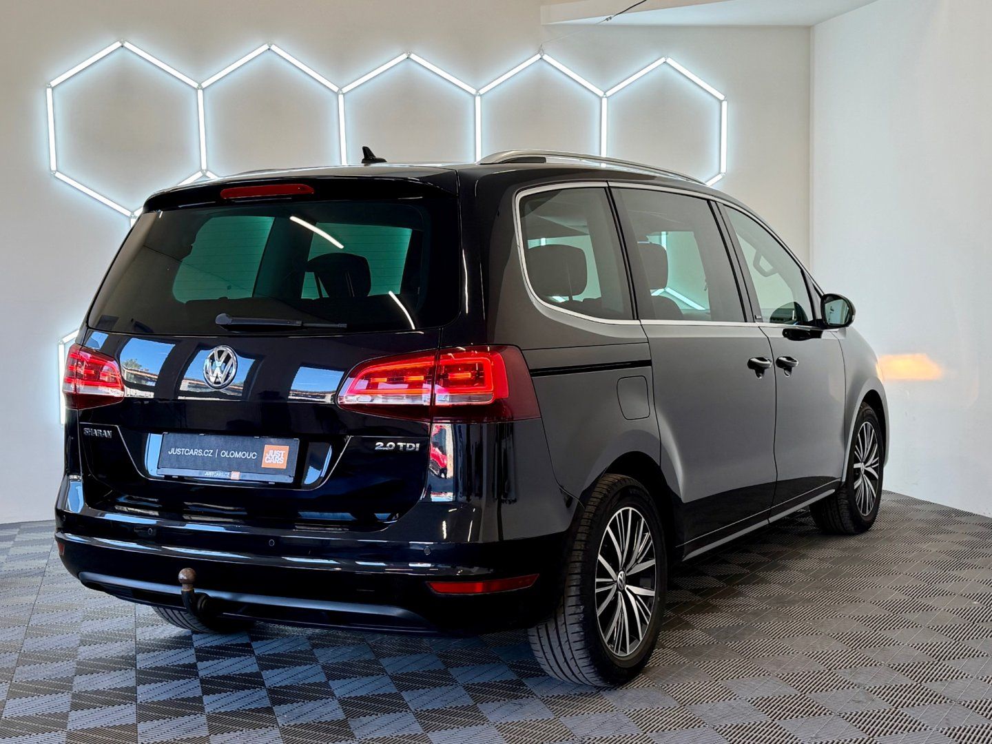 Volkswagen Sharan, 2.0TDi, DSG, 7-MÍST, 1.MAJ - fotka 5