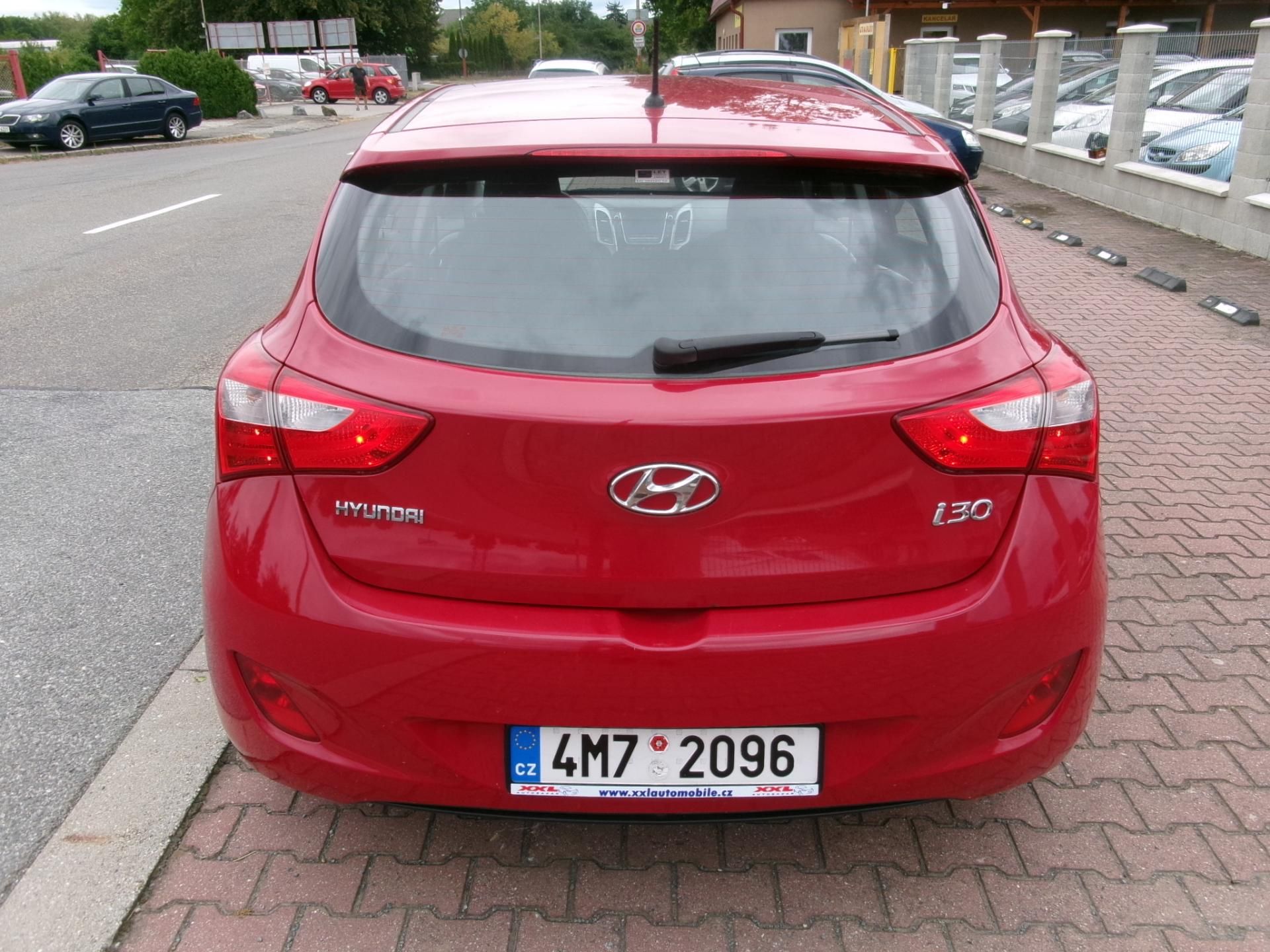 Hyundai i30, 1,6 16V KLIMA TEMP ČR - fotka 5